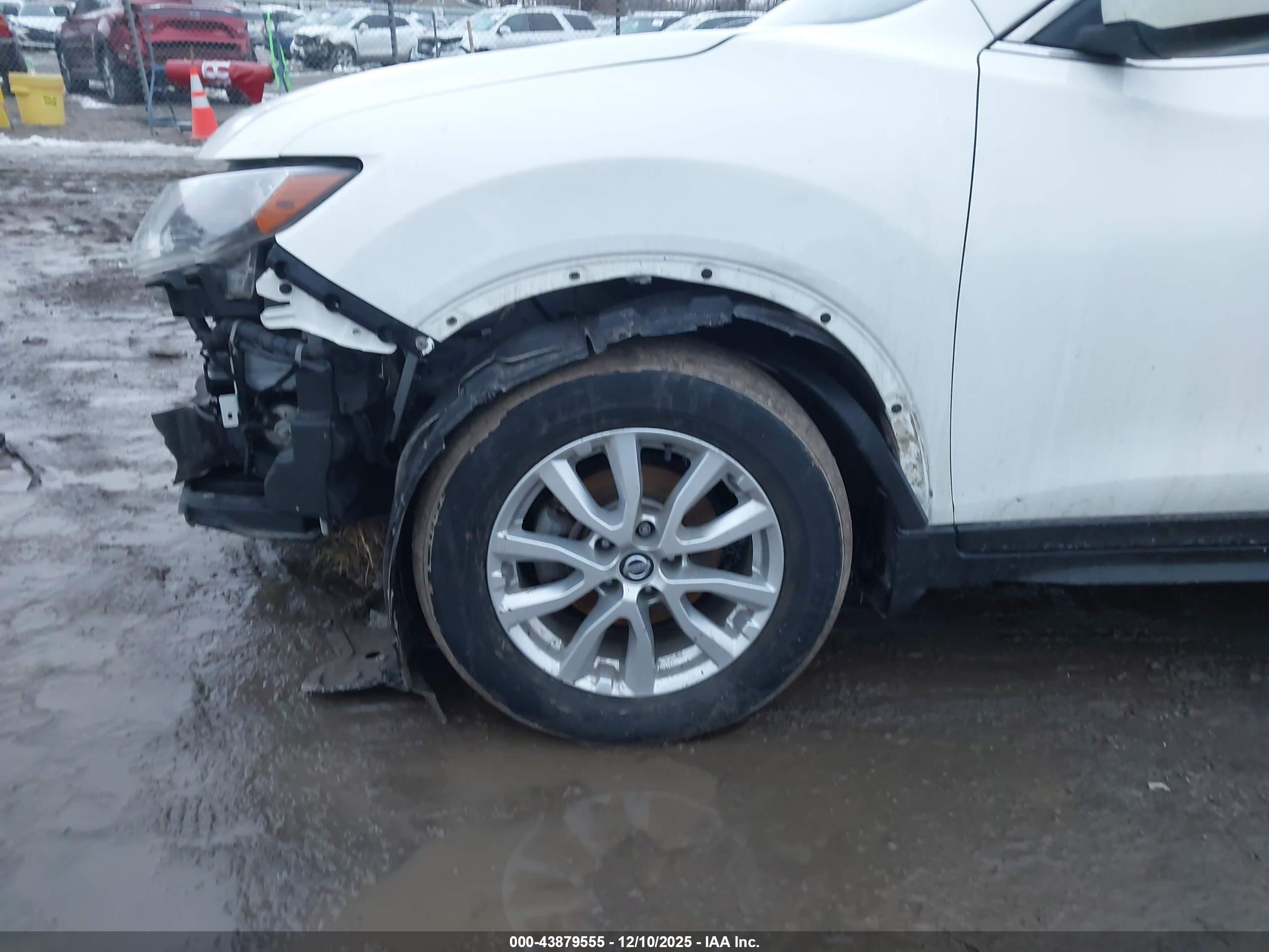 NISSAN ROGUE image 6