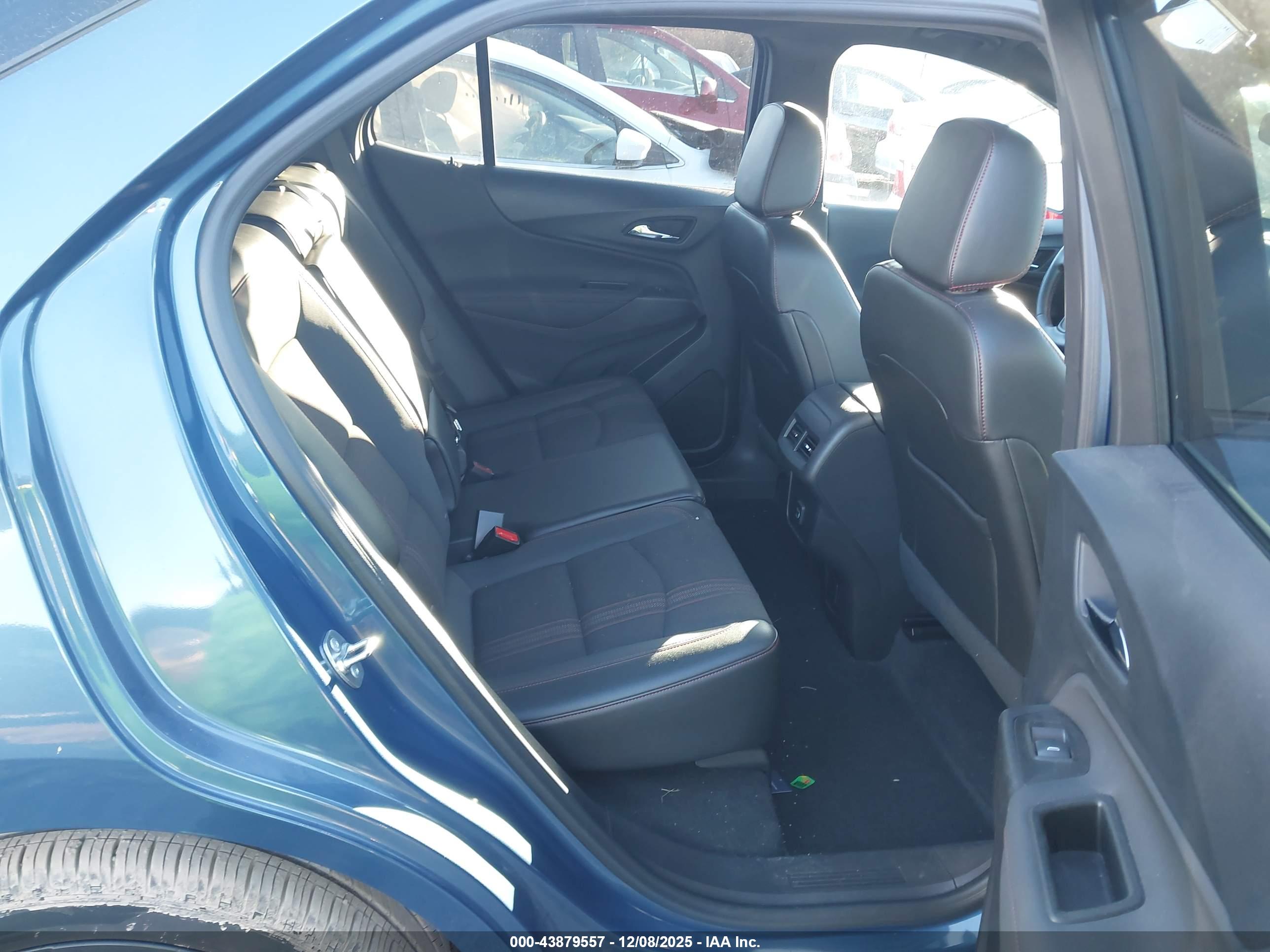 CHEVROLET EQUINOX image 8