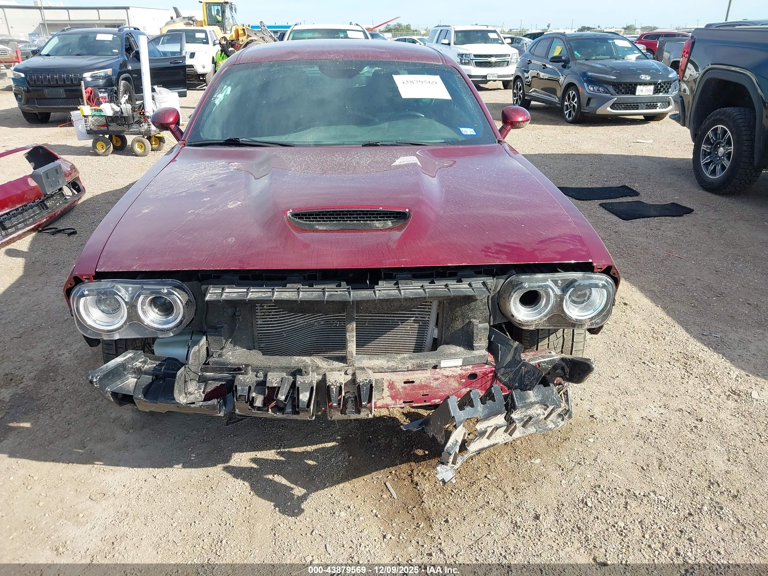 DODGE CHALLENGER image 6