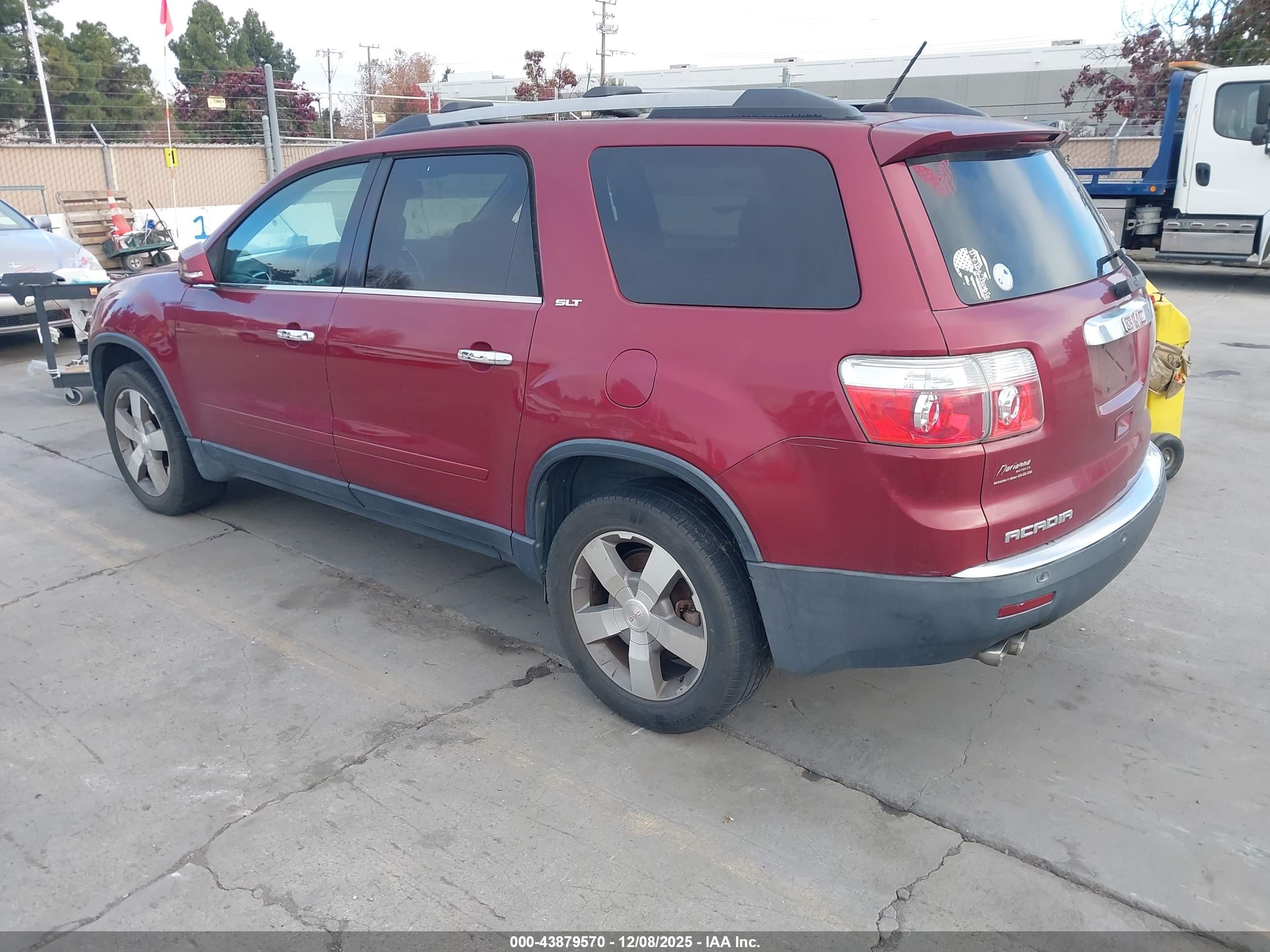 GMC ACADIA image 3