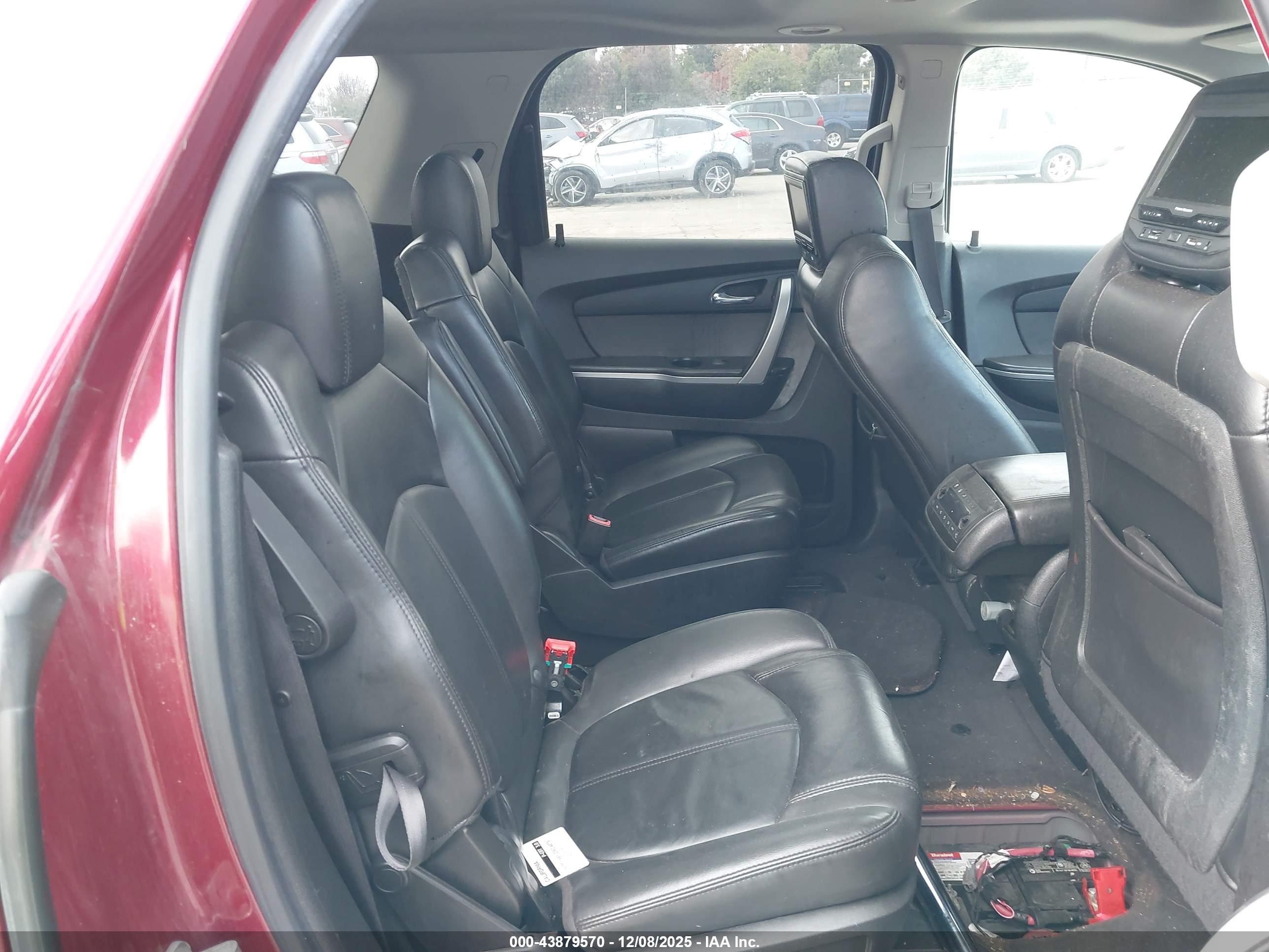 GMC ACADIA image 8