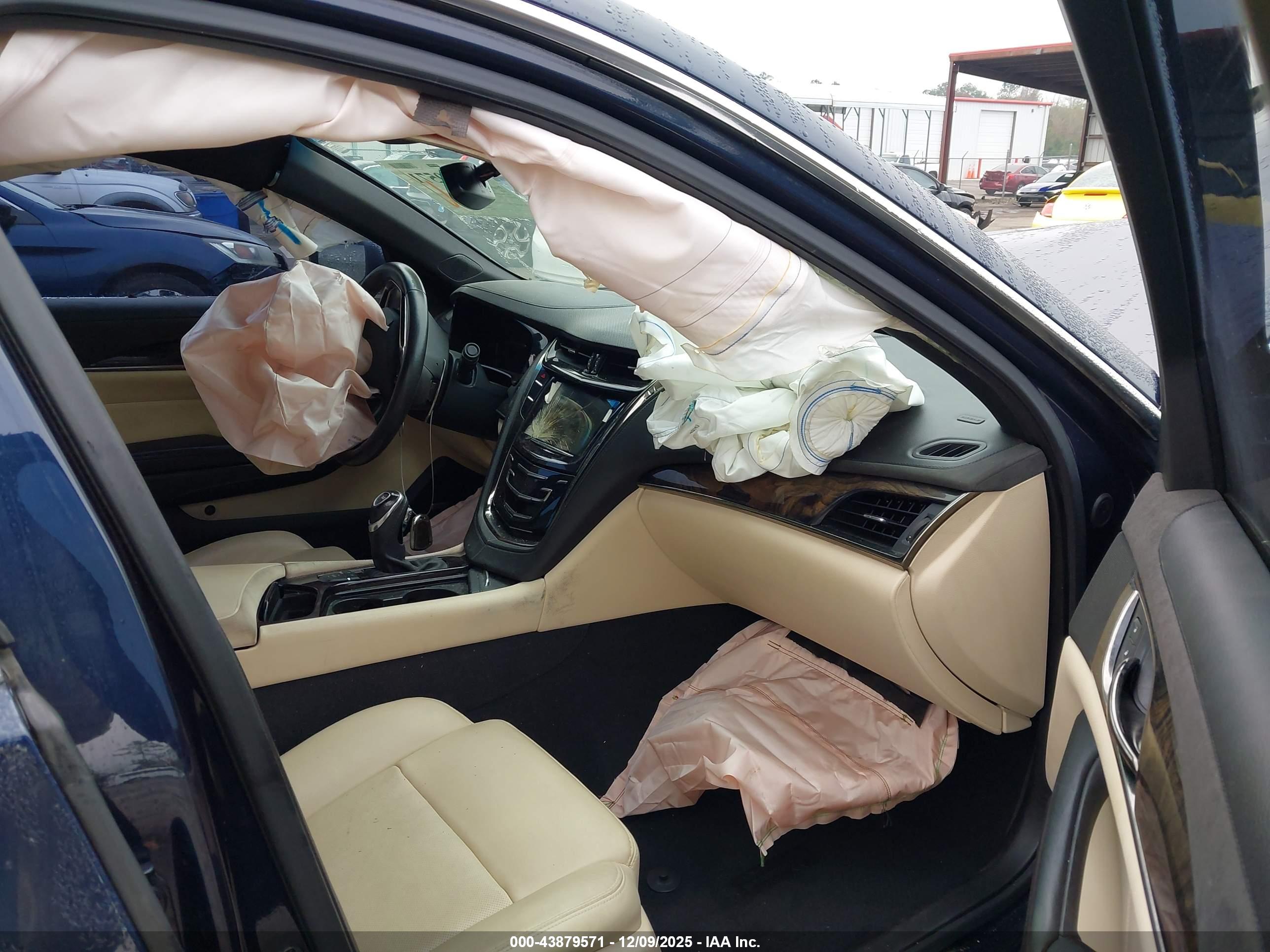 CADILLAC CTS image 5