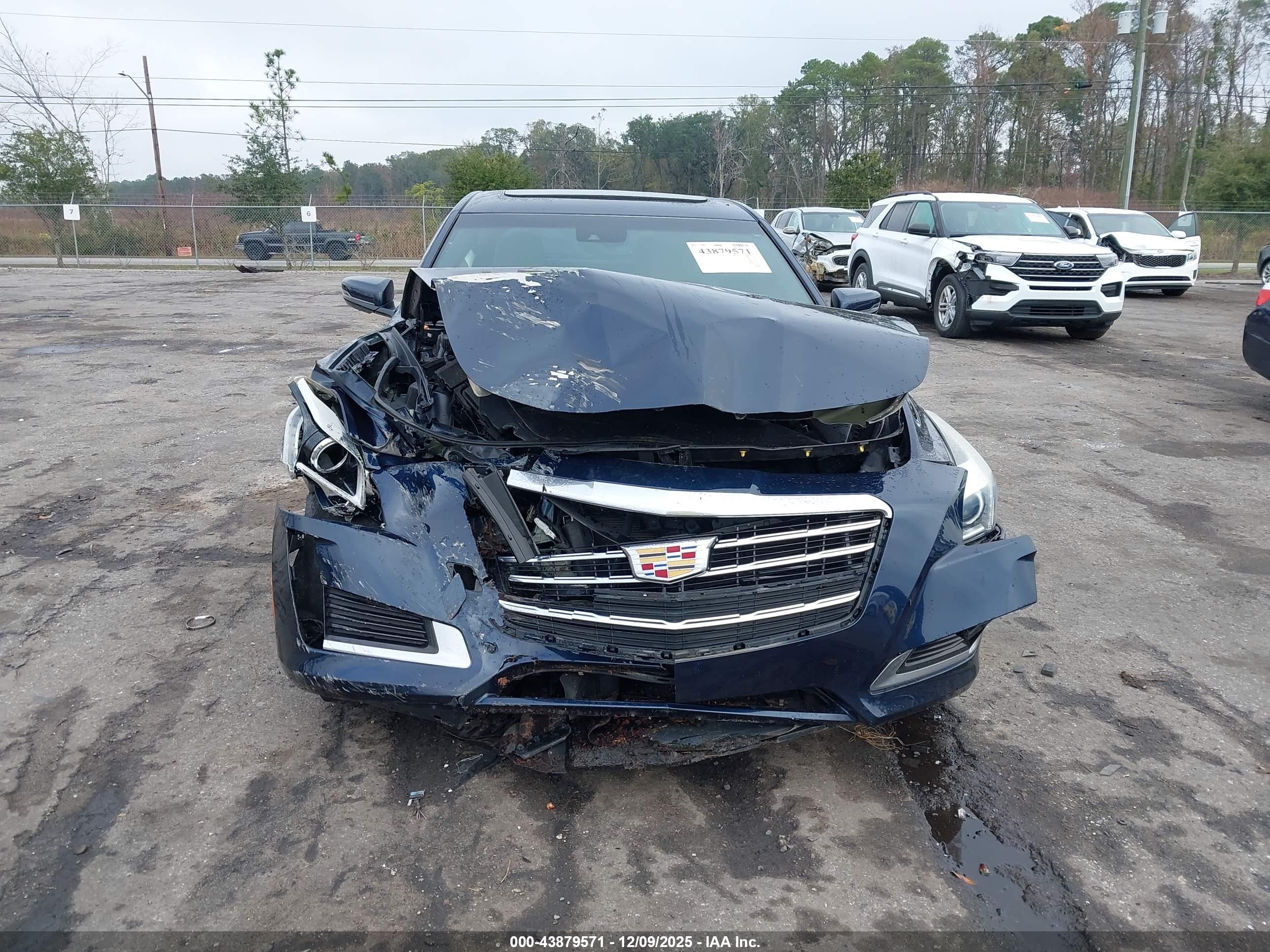 CADILLAC CTS image 6