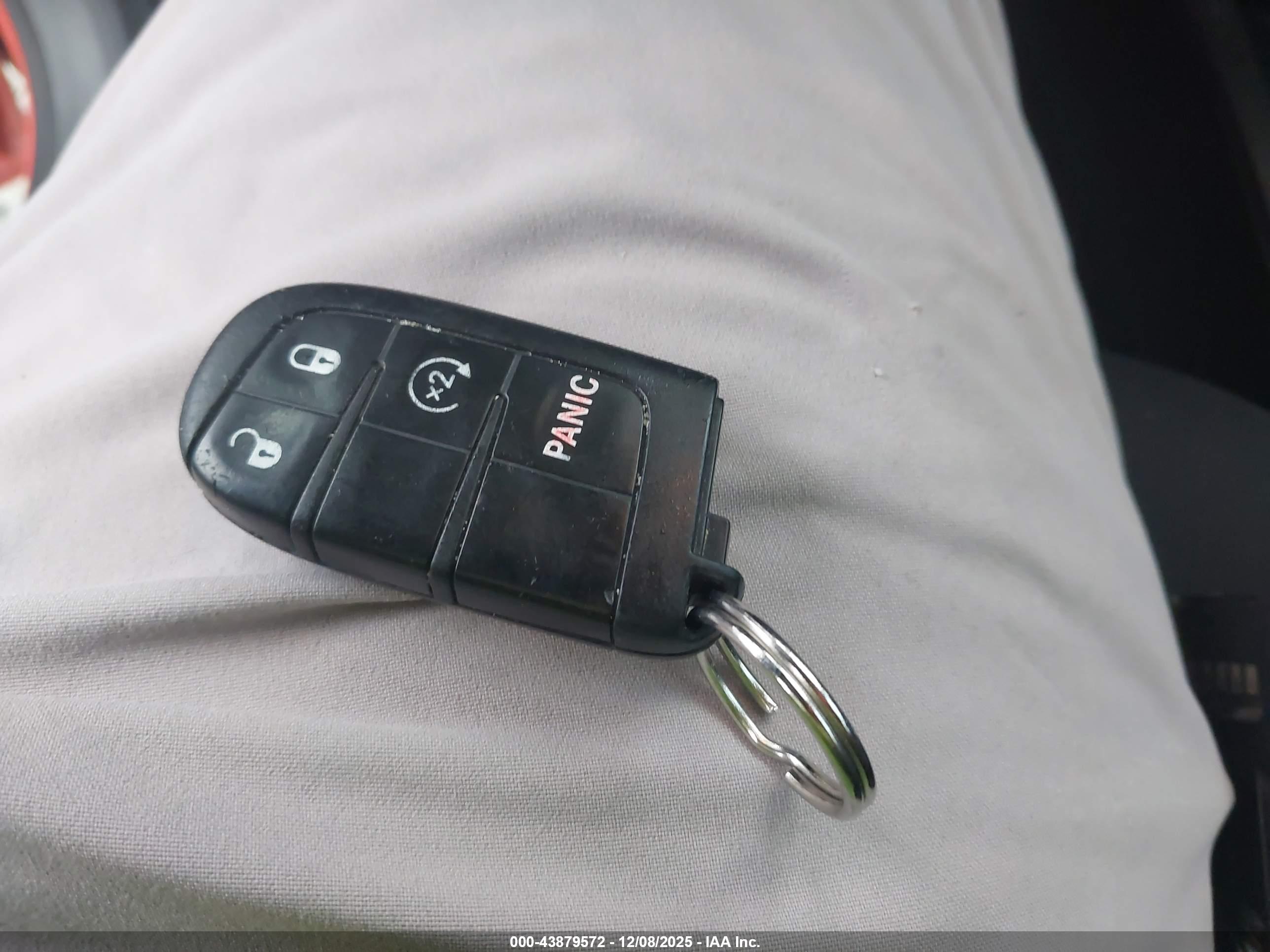 JEEP RENEGADE image 11