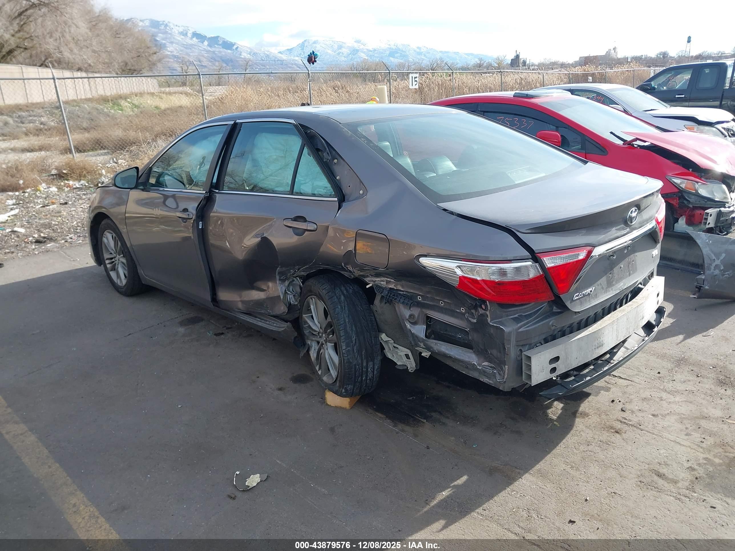 TOYOTA CAMRY image 3