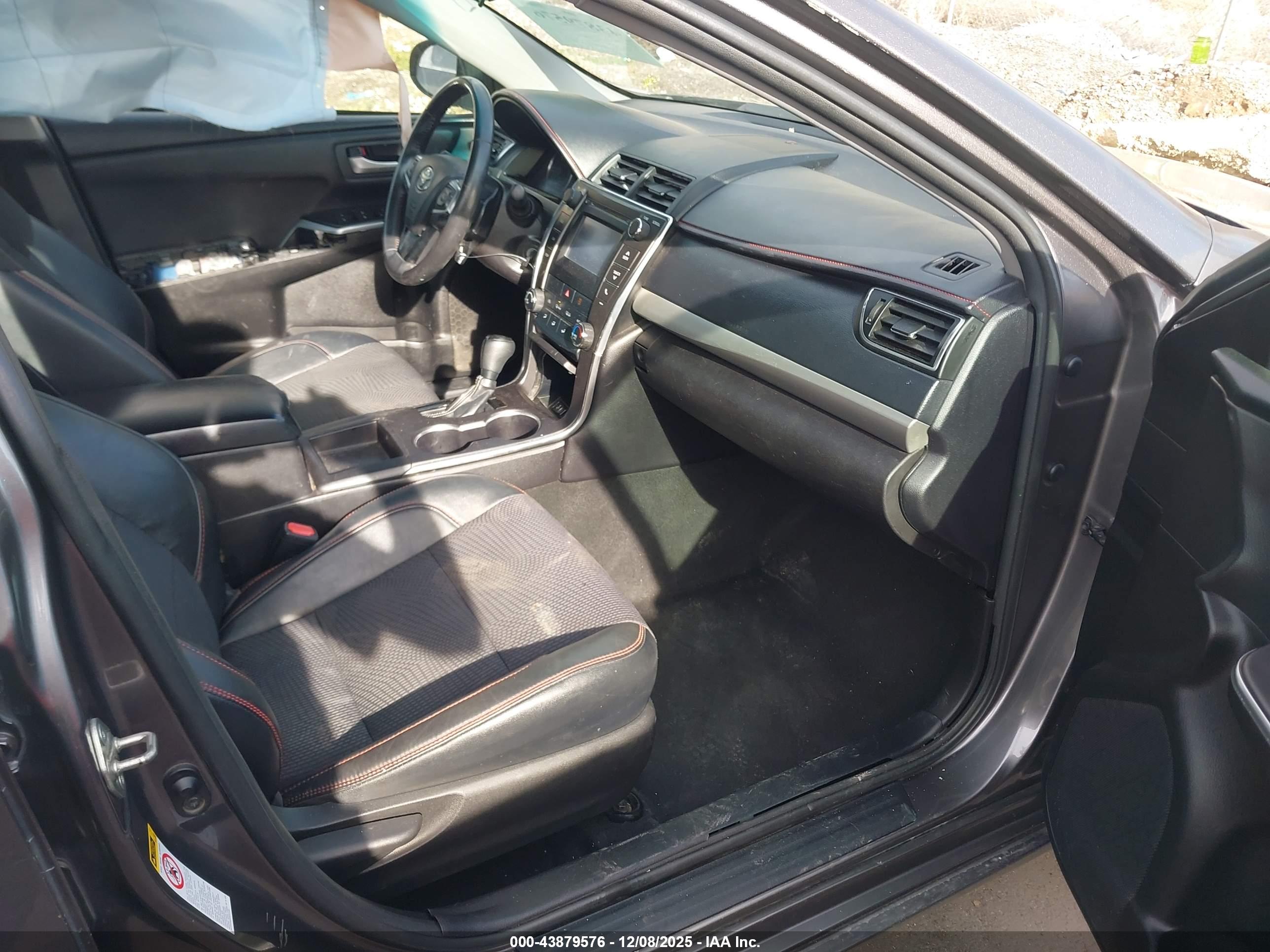 TOYOTA CAMRY image 5
