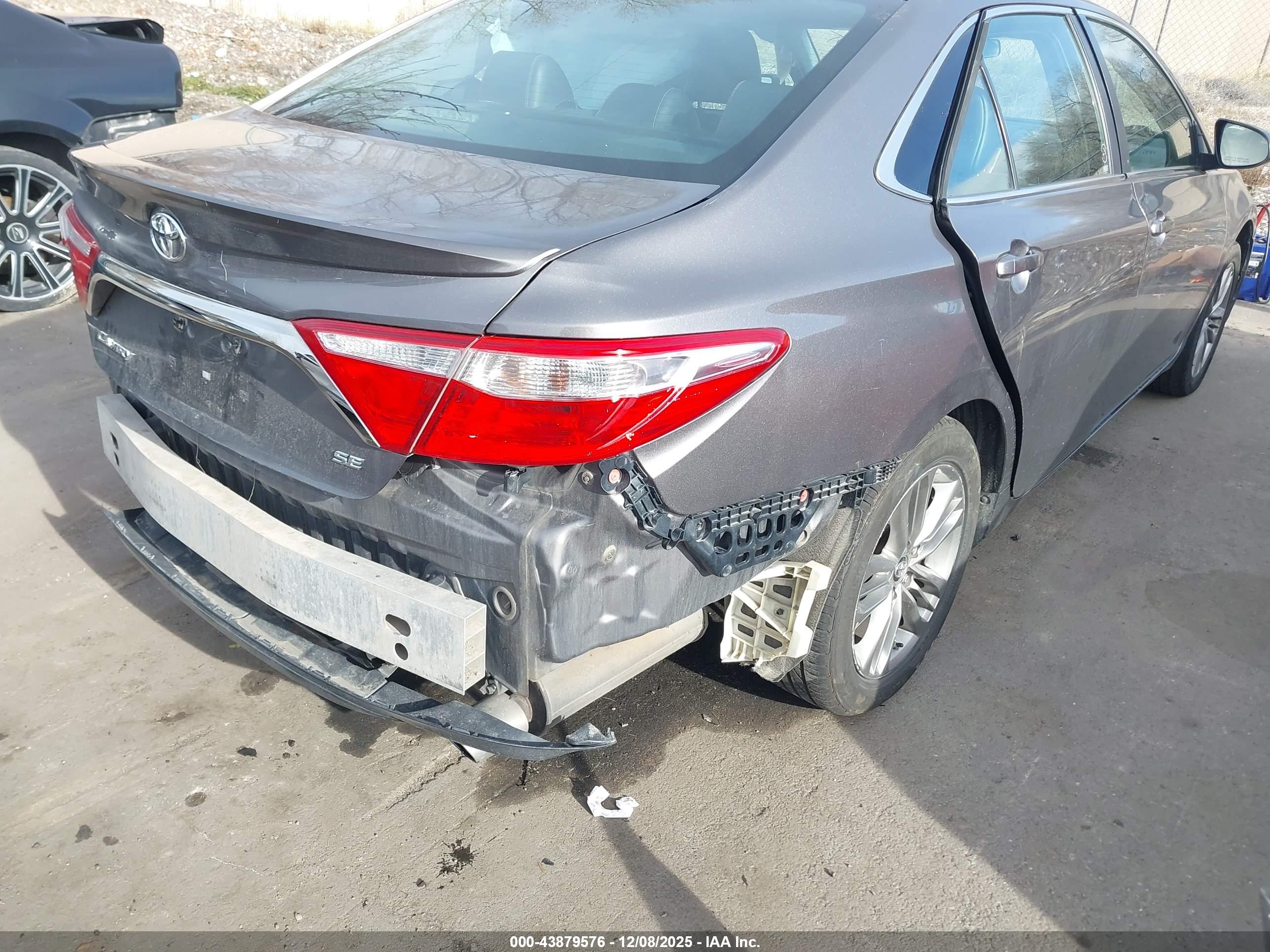 TOYOTA CAMRY image 6