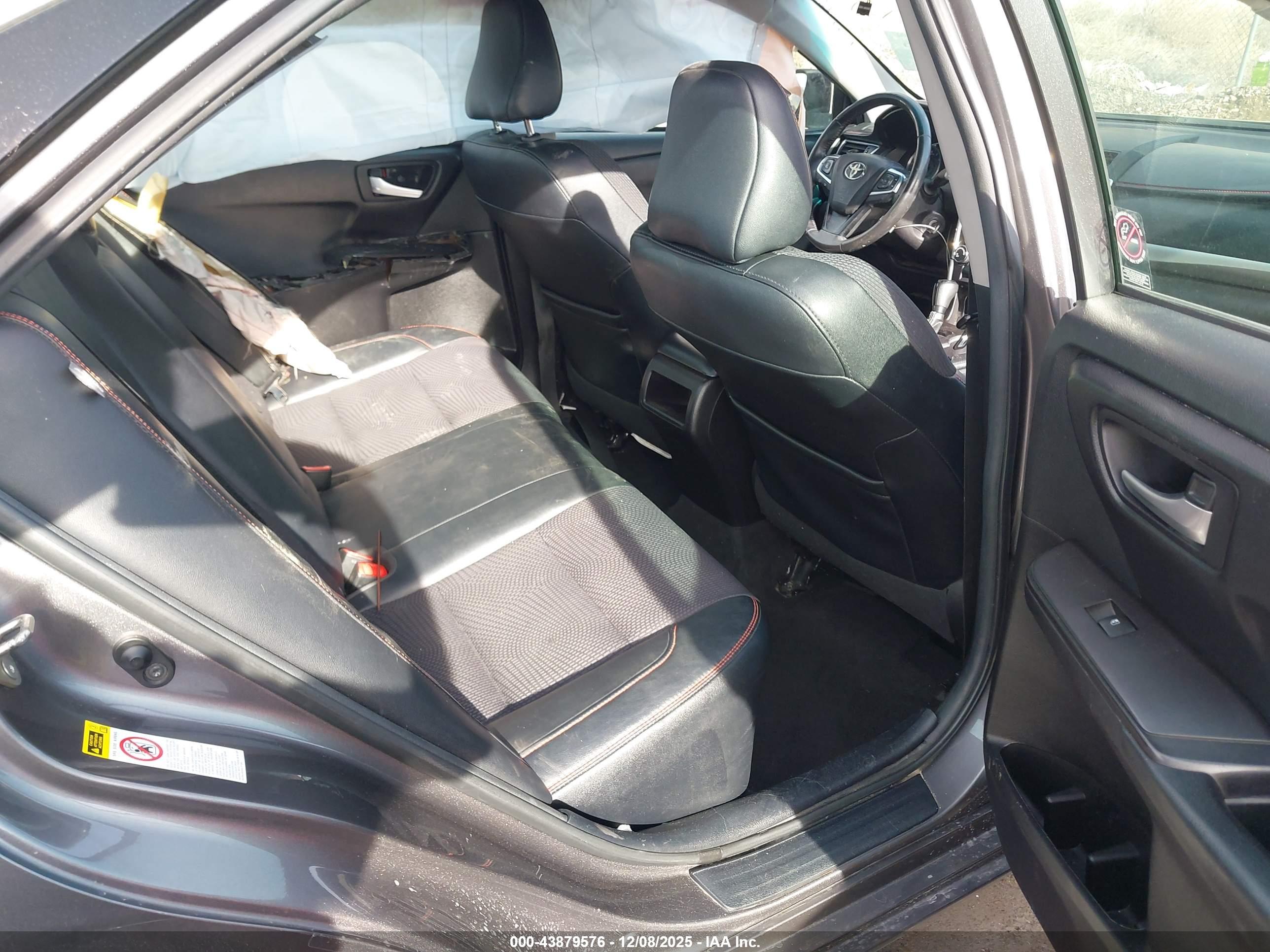 TOYOTA CAMRY image 8