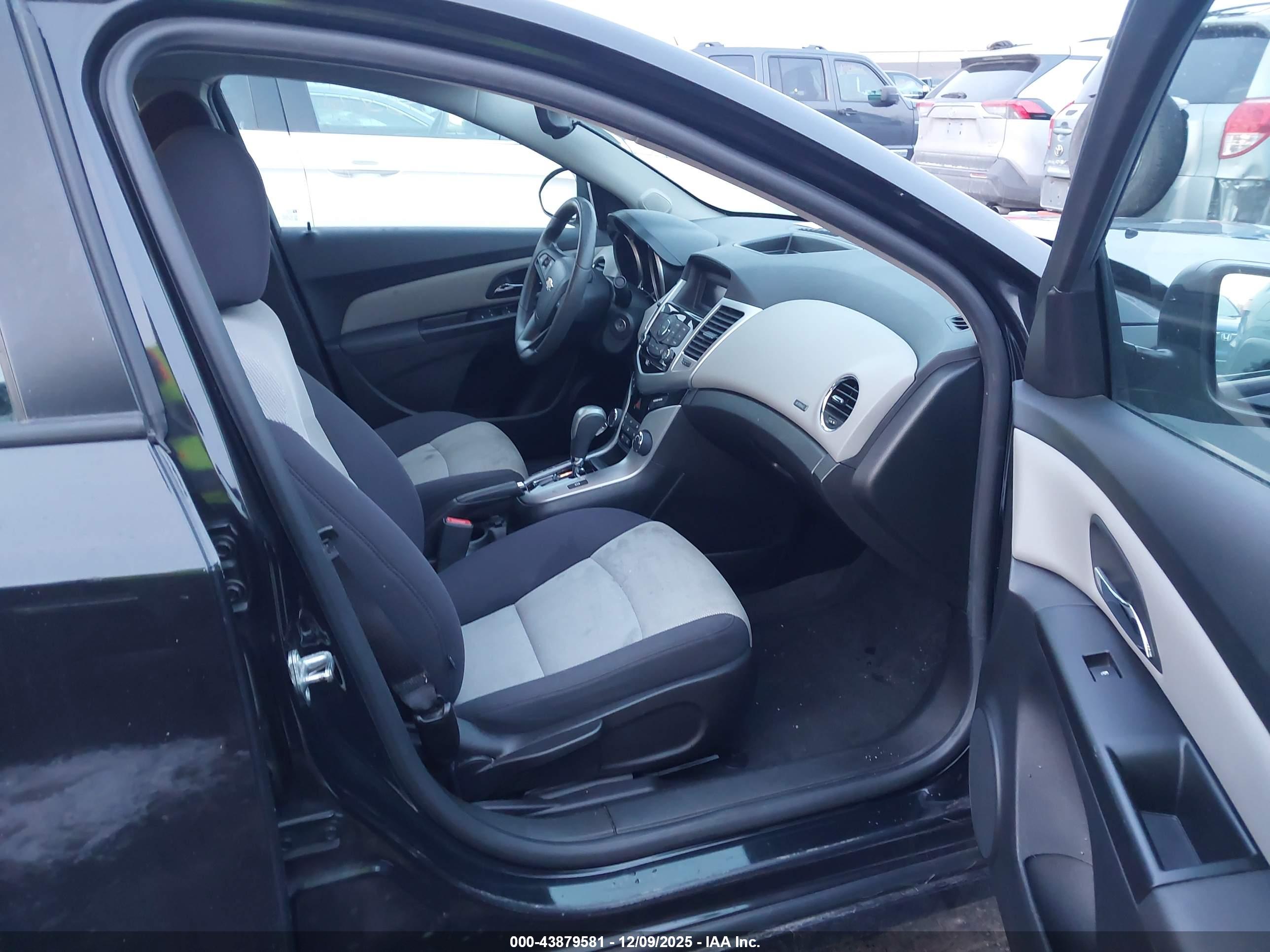 CHEVROLET CRUZE image 5
