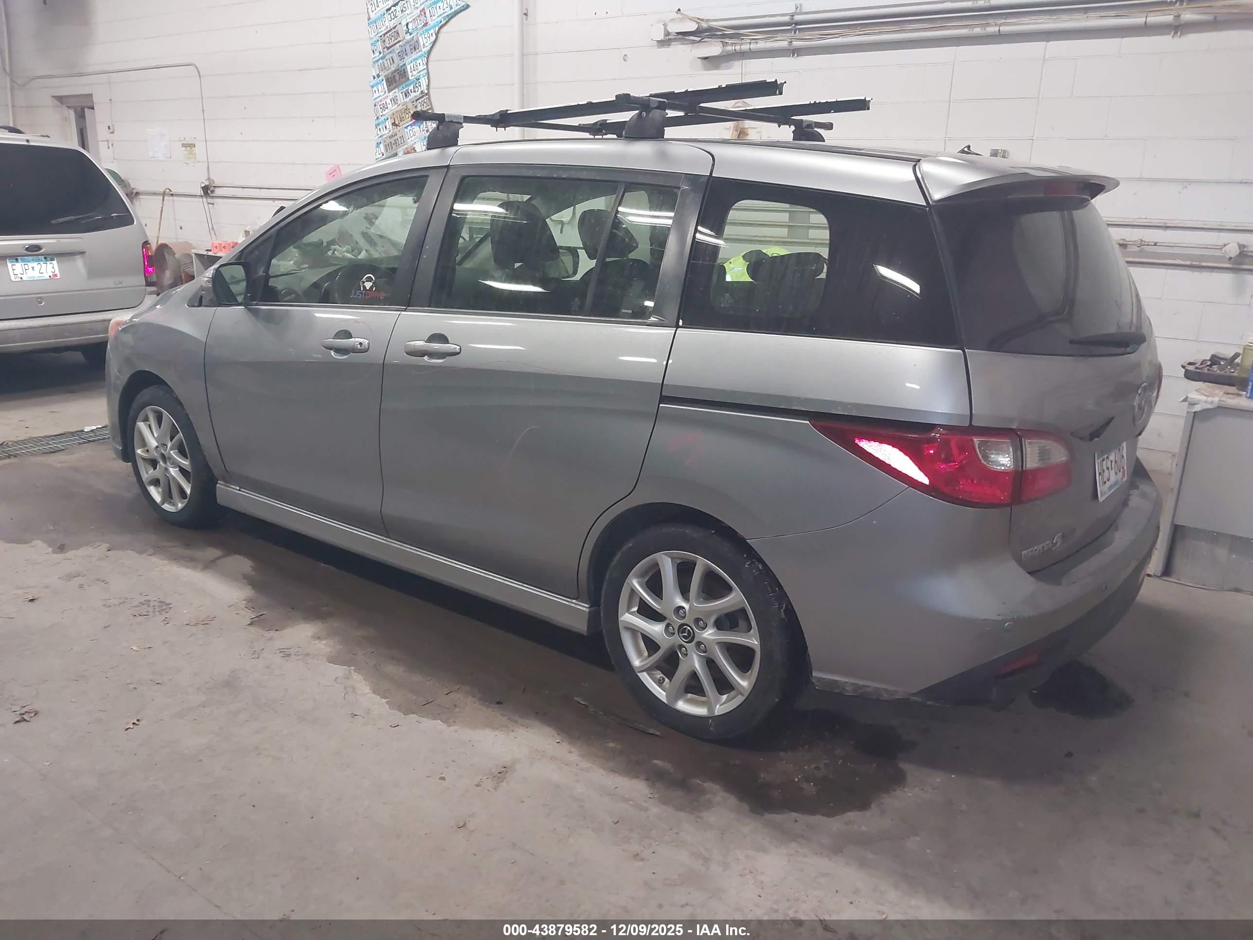 MAZDA MAZDA5 image 3