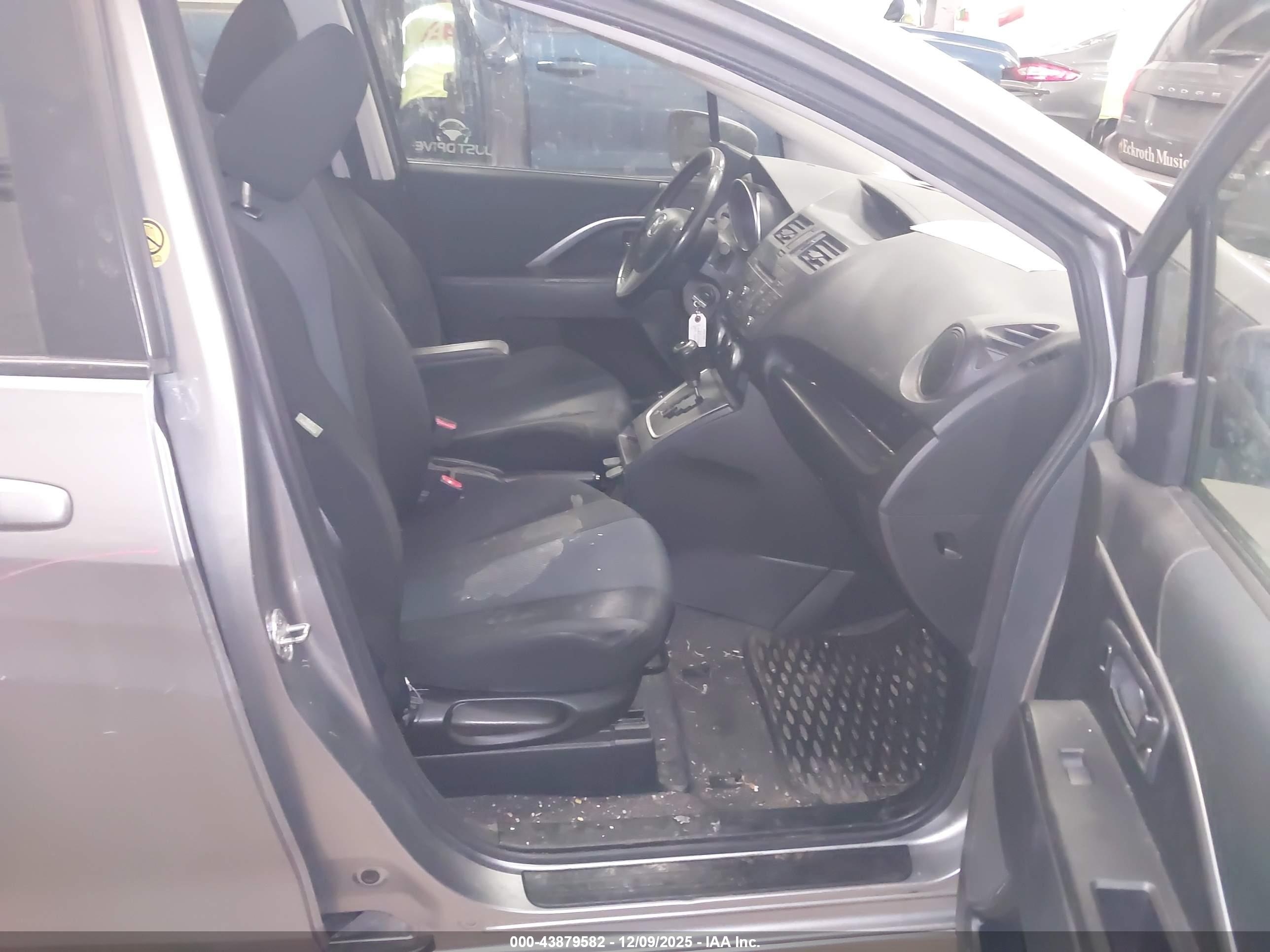 MAZDA MAZDA5 image 5