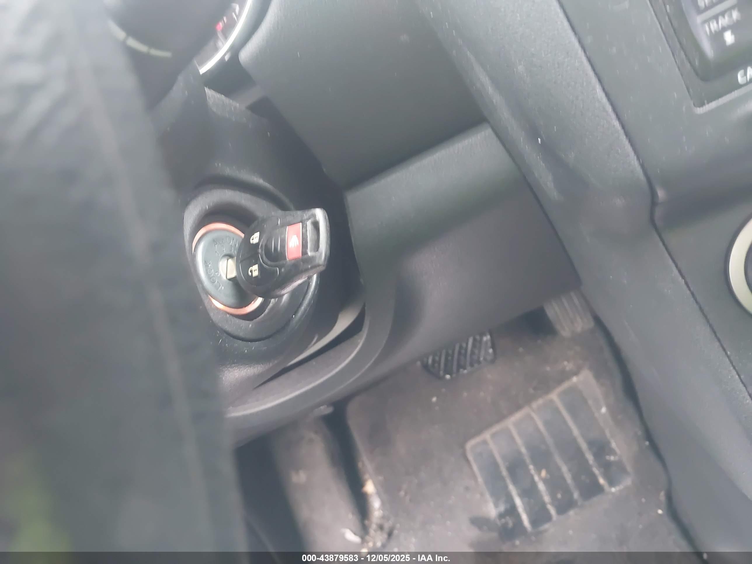 NISSAN ROGUE image 11