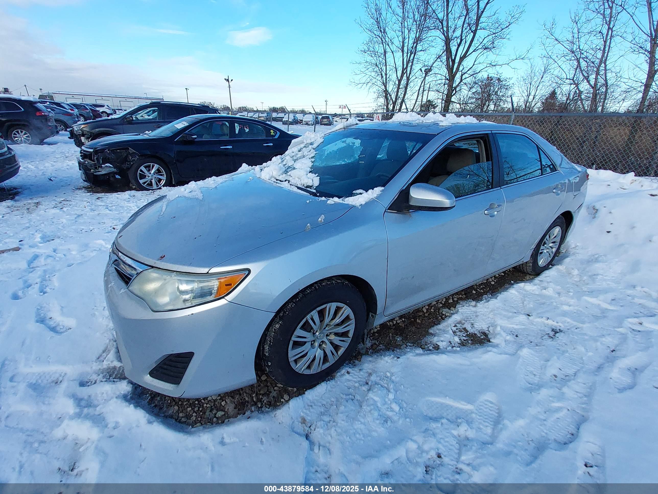 TOYOTA CAMRY image 2