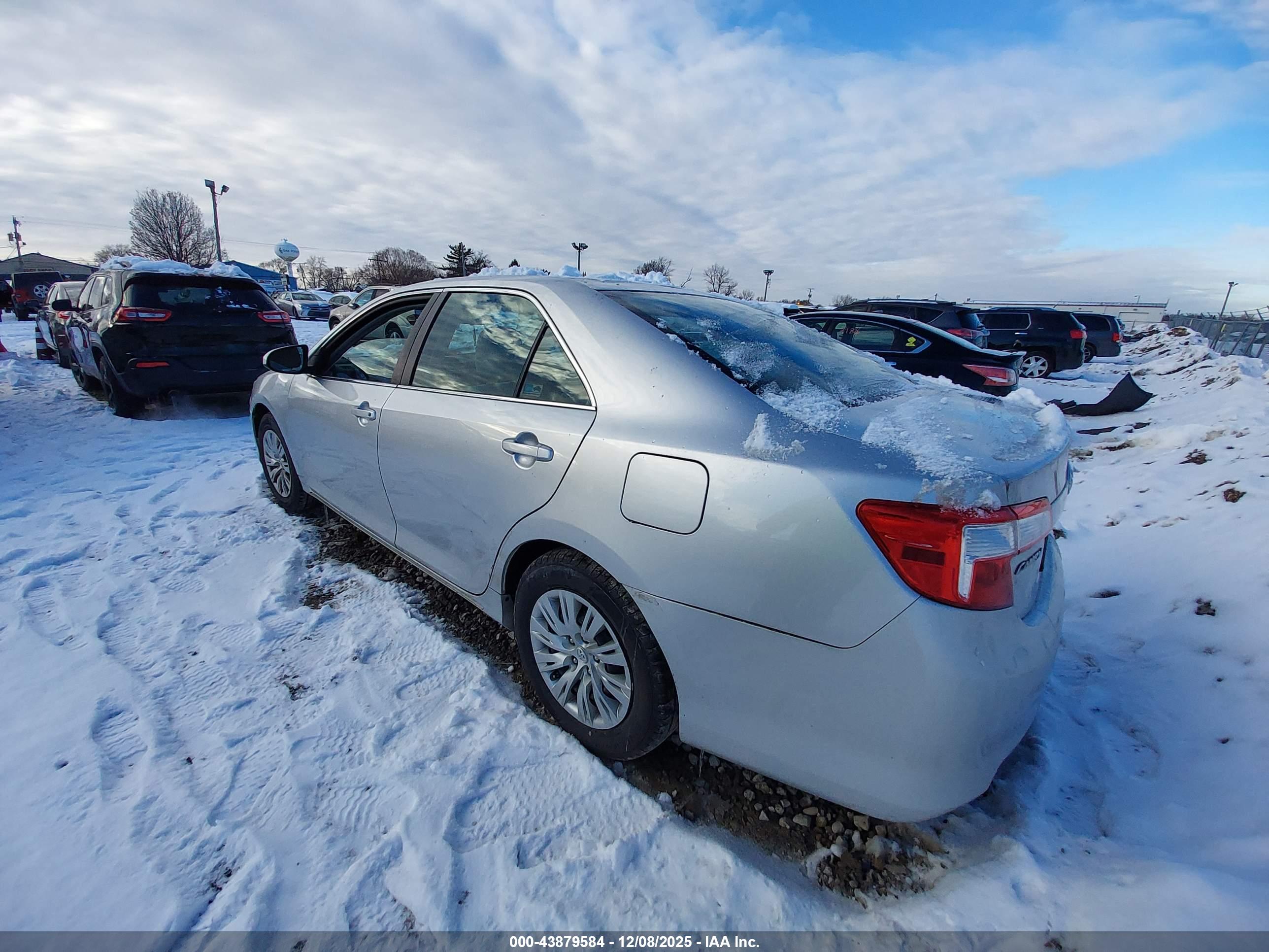 TOYOTA CAMRY image 3