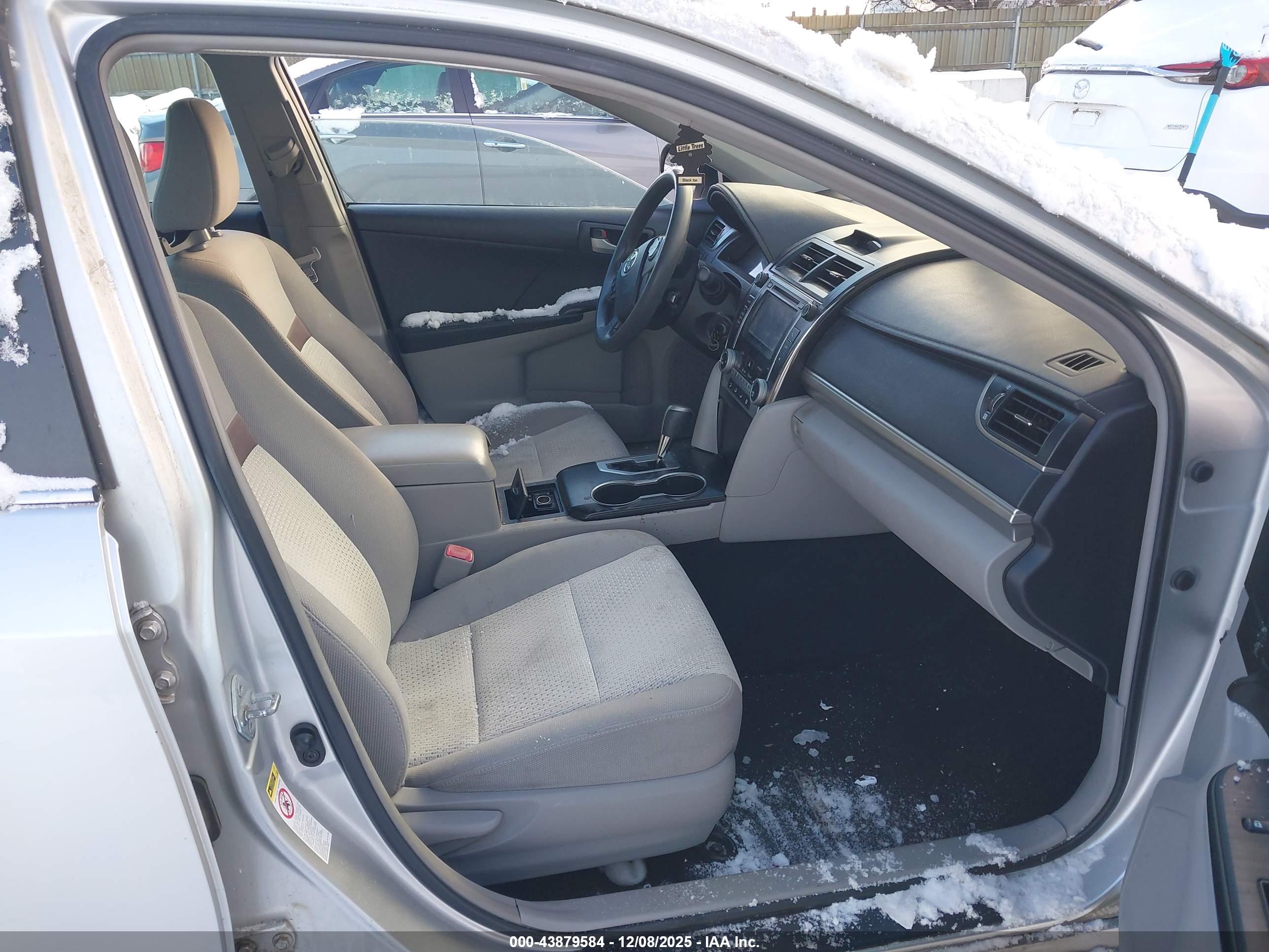 TOYOTA CAMRY image 5