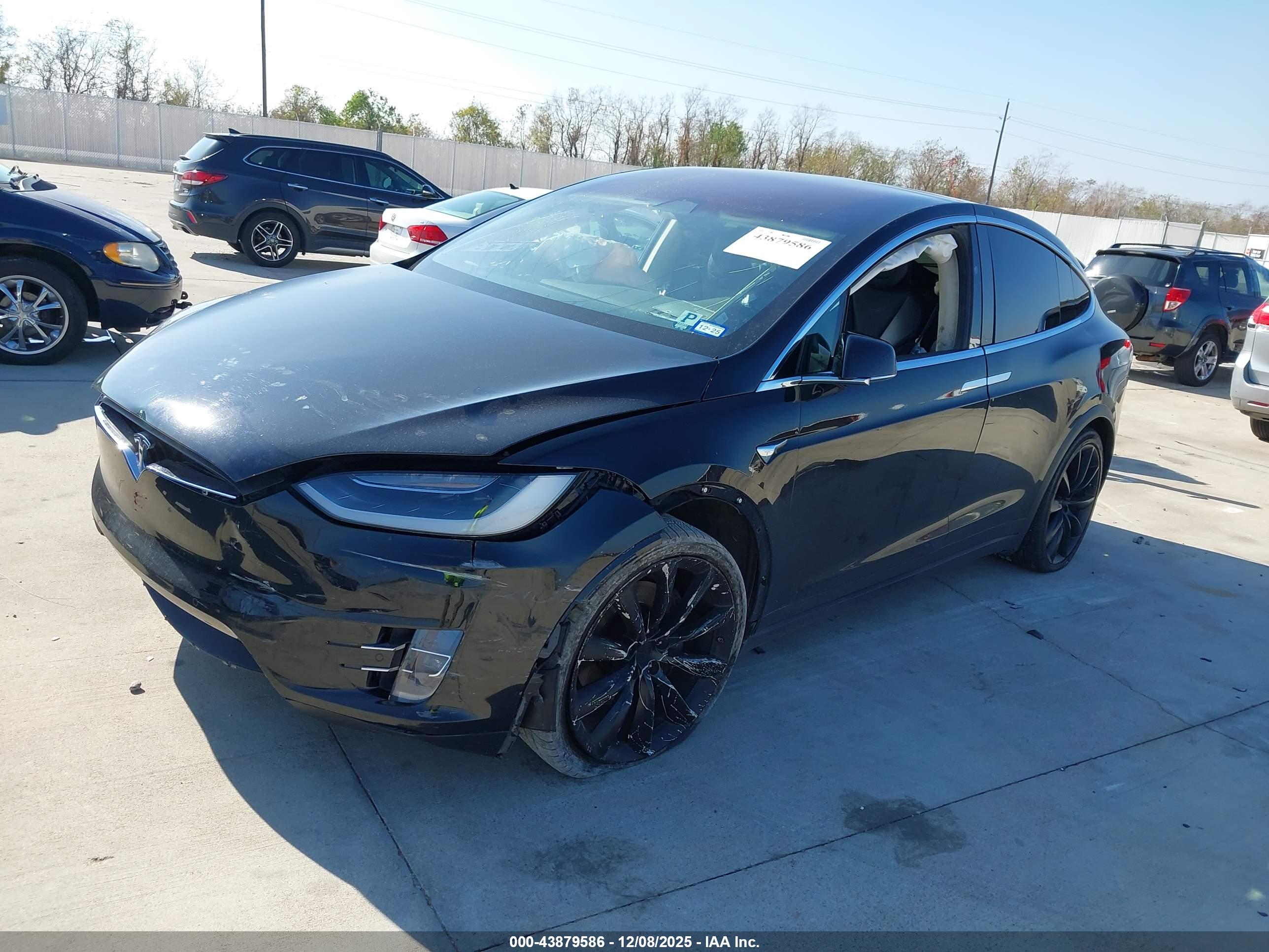 TESLA MODEL image 2
