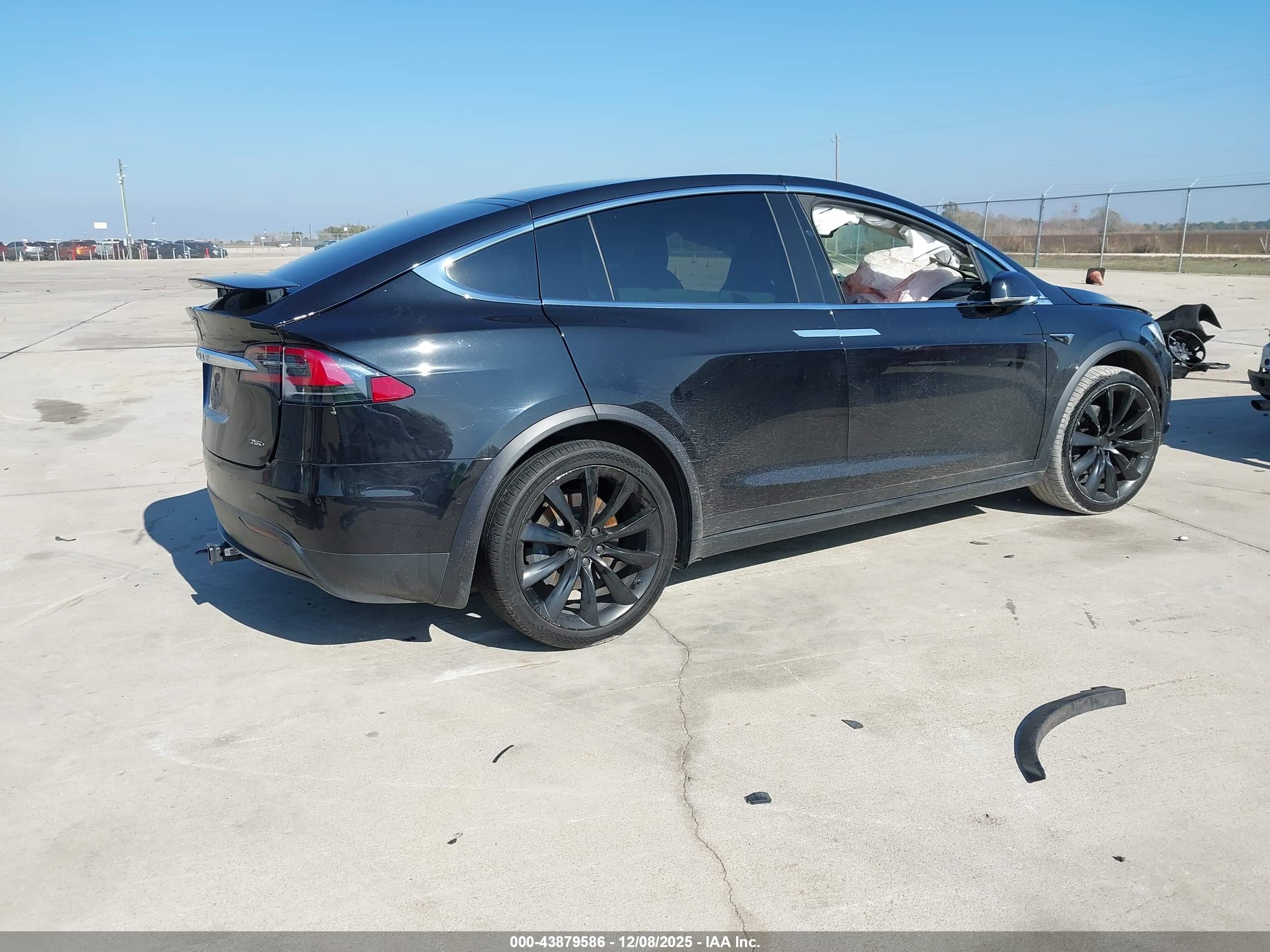 TESLA MODEL image 4