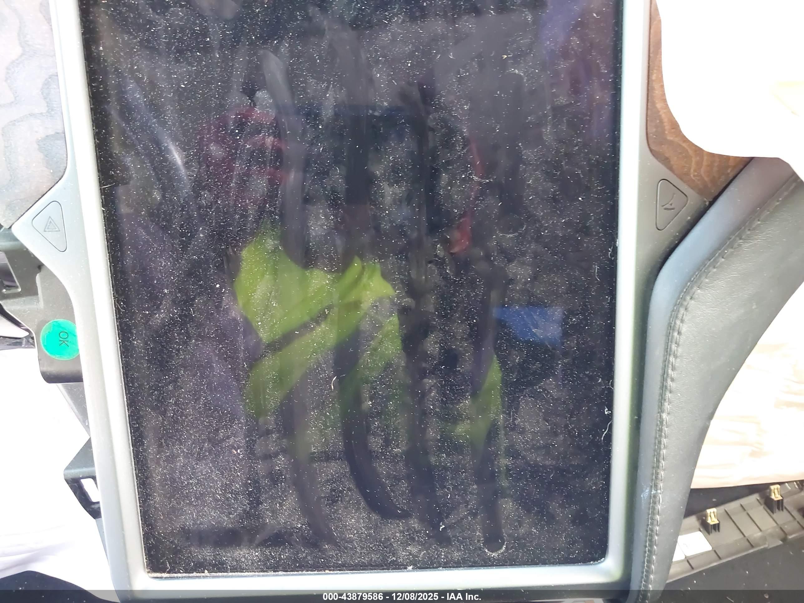 TESLA MODEL image 7