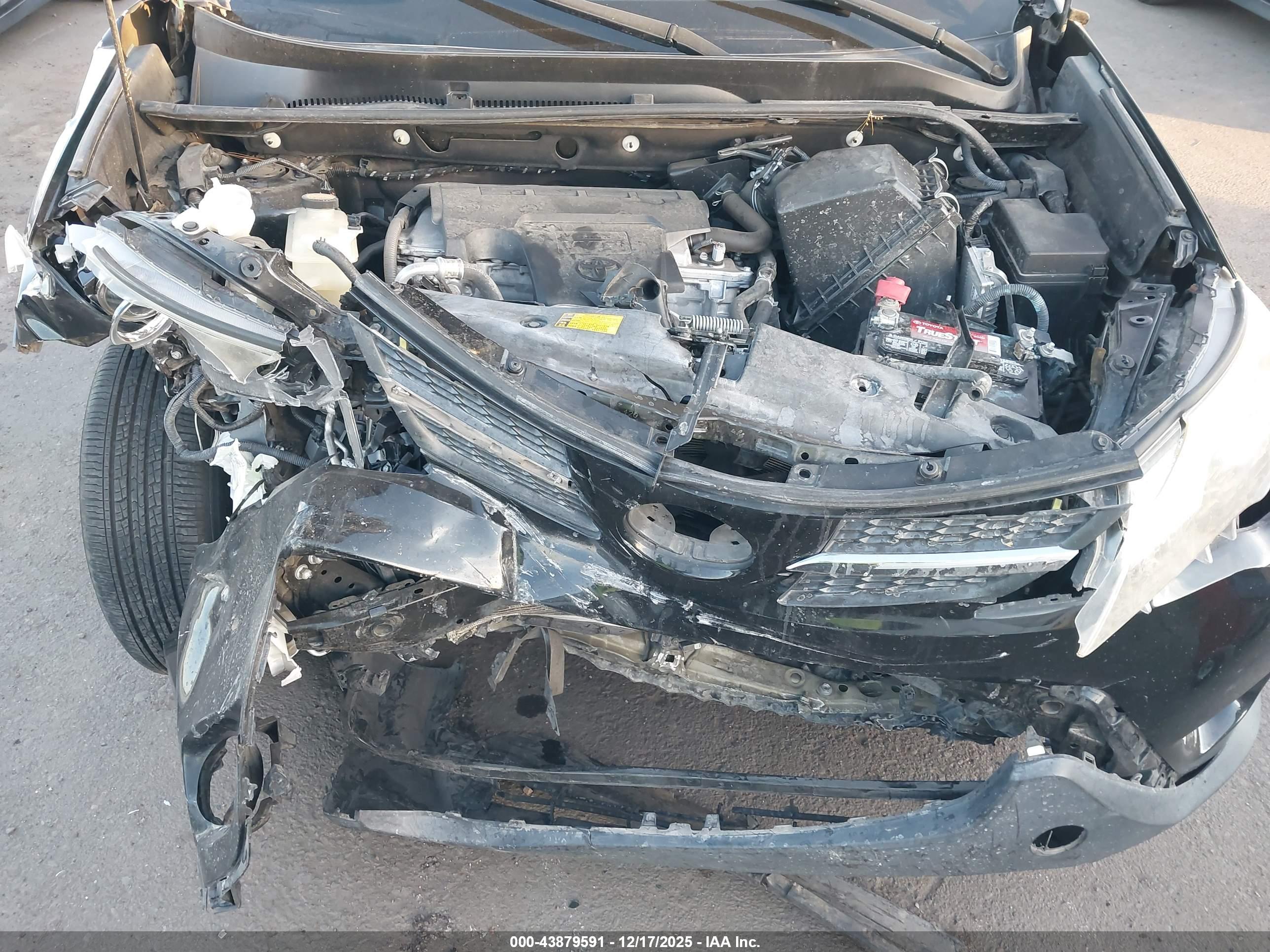 TOYOTA RAV4 image 10