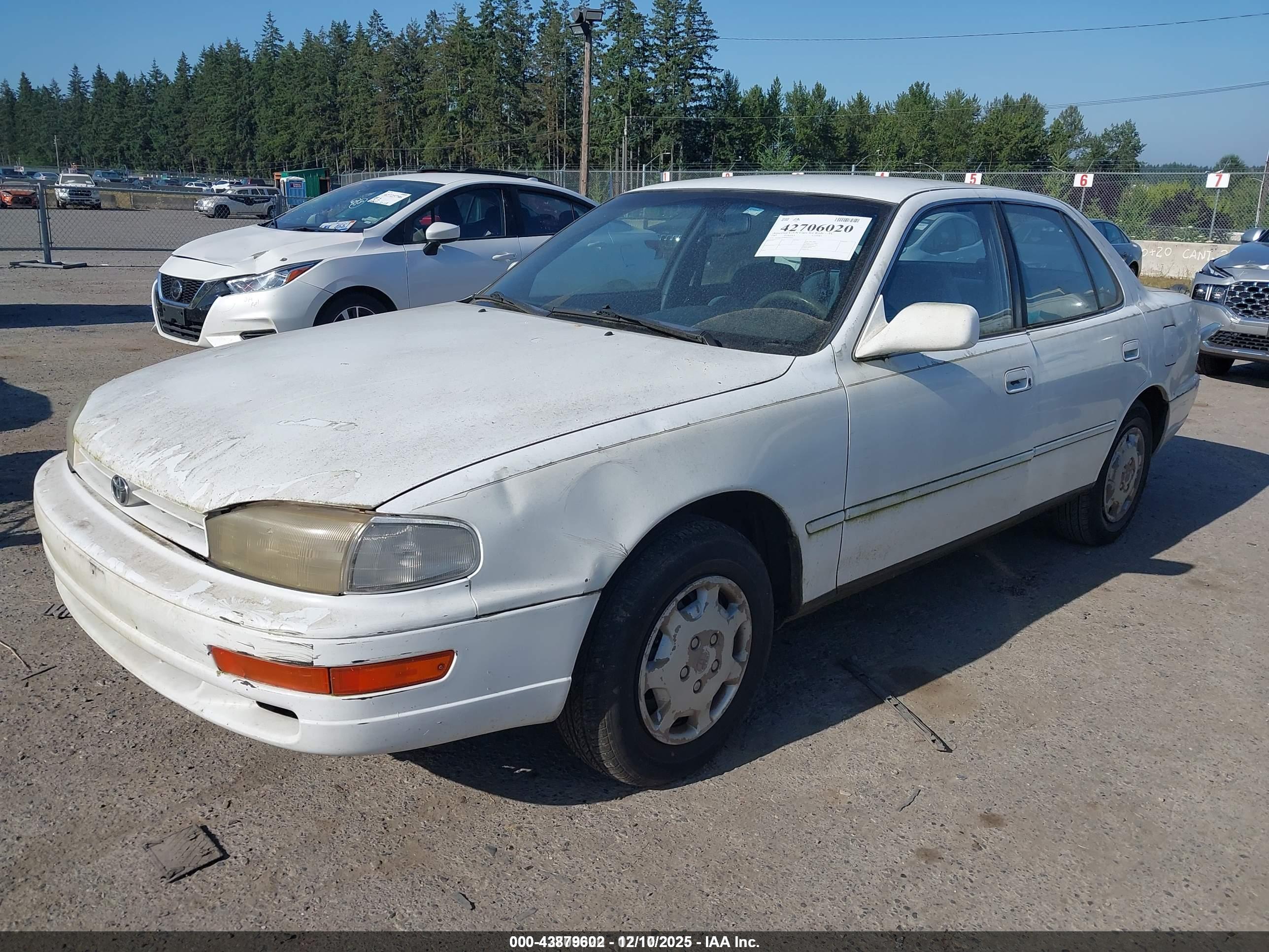 TOYOTA CAMRY image 2
