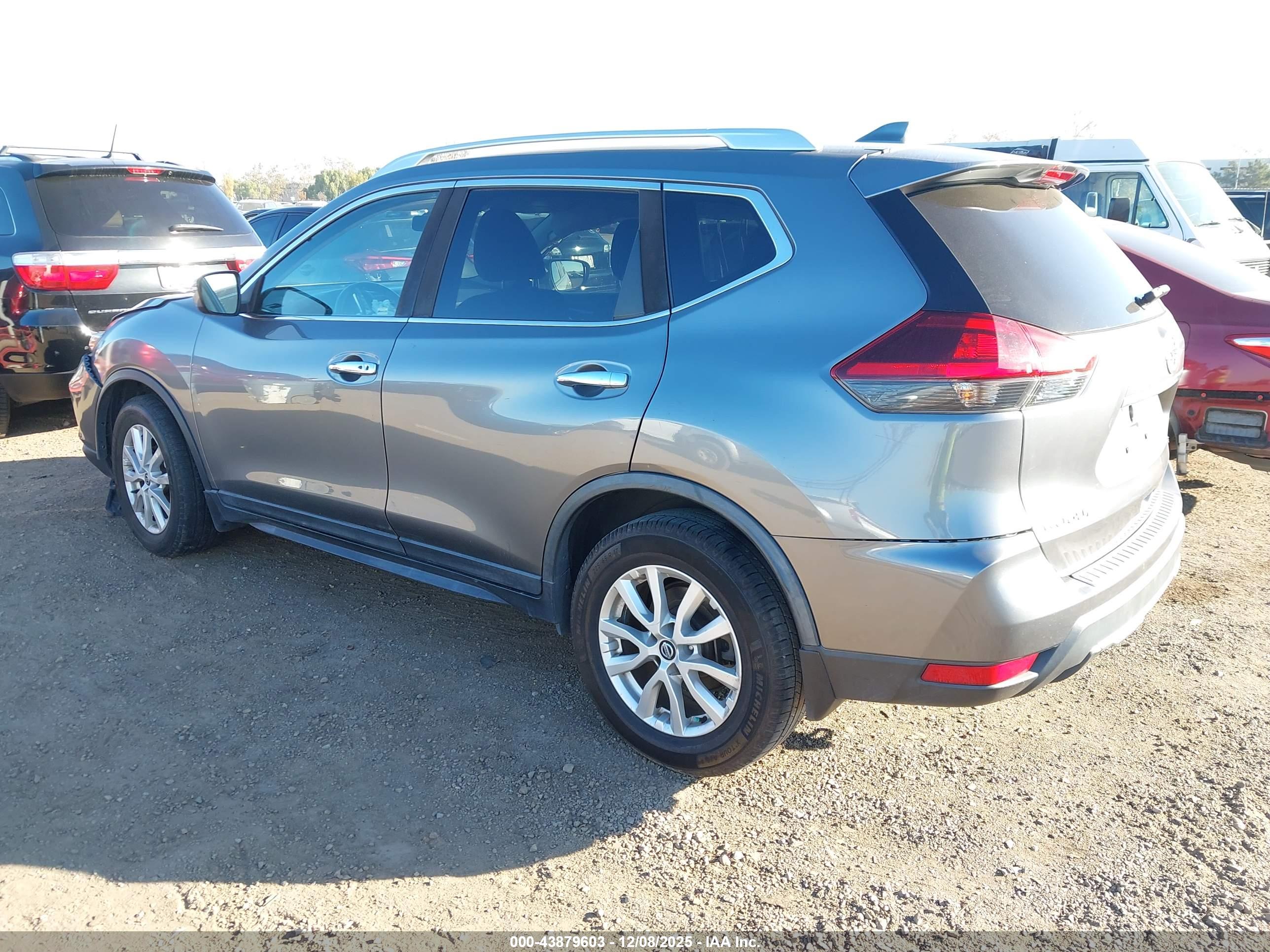 NISSAN ROGUE image 3