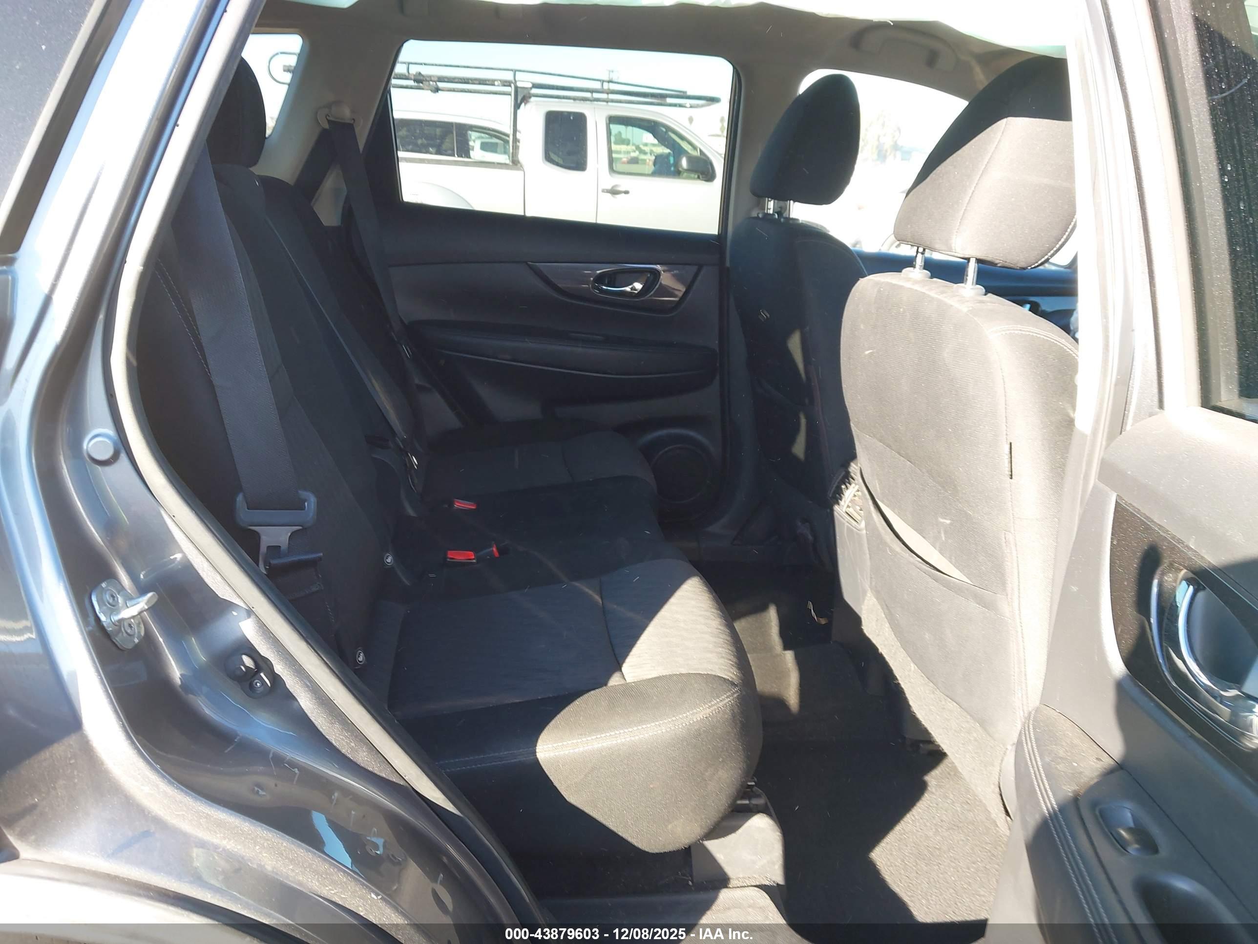 NISSAN ROGUE image 8