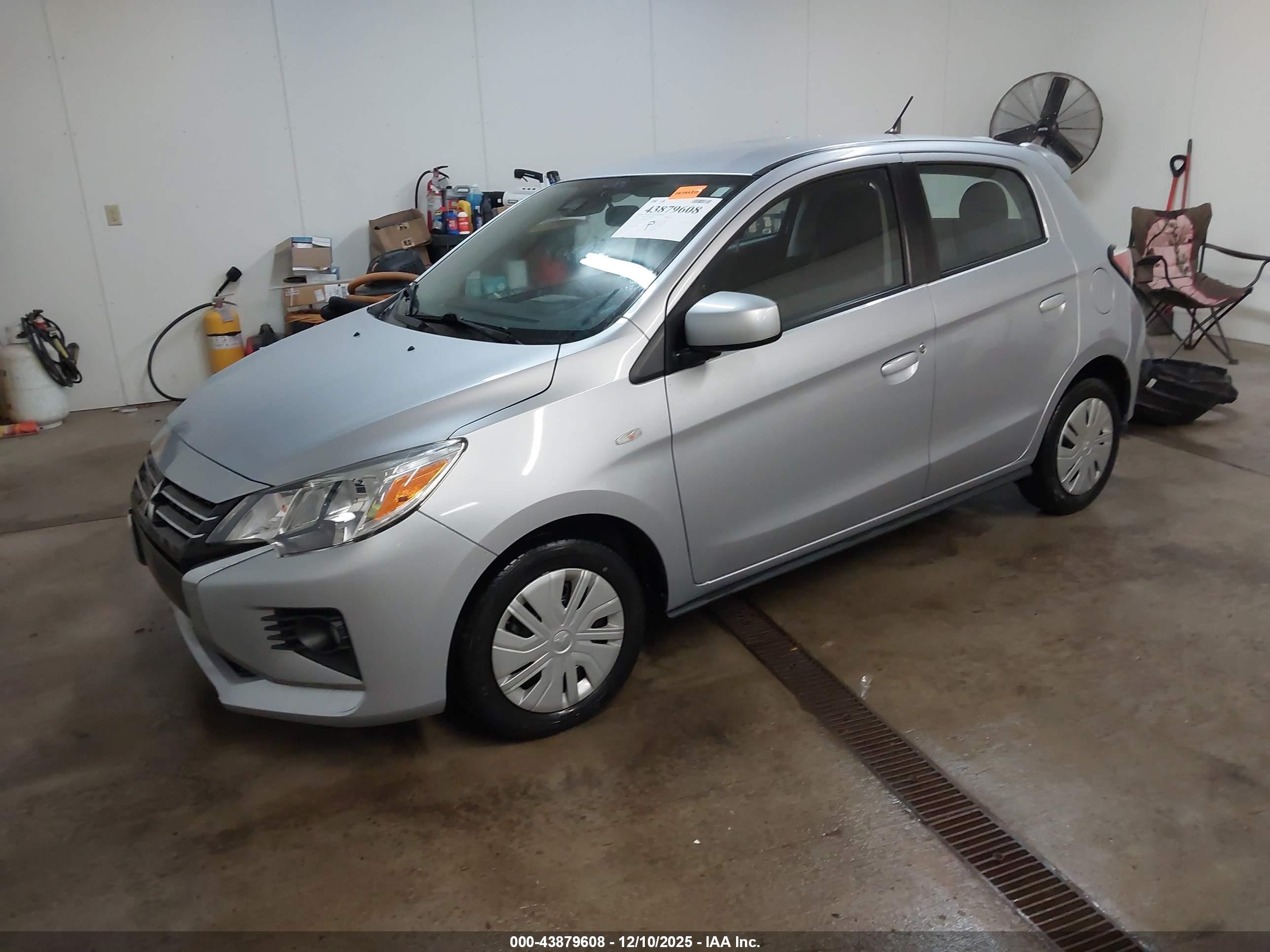 MITSUBISHI MIRAGE image 2