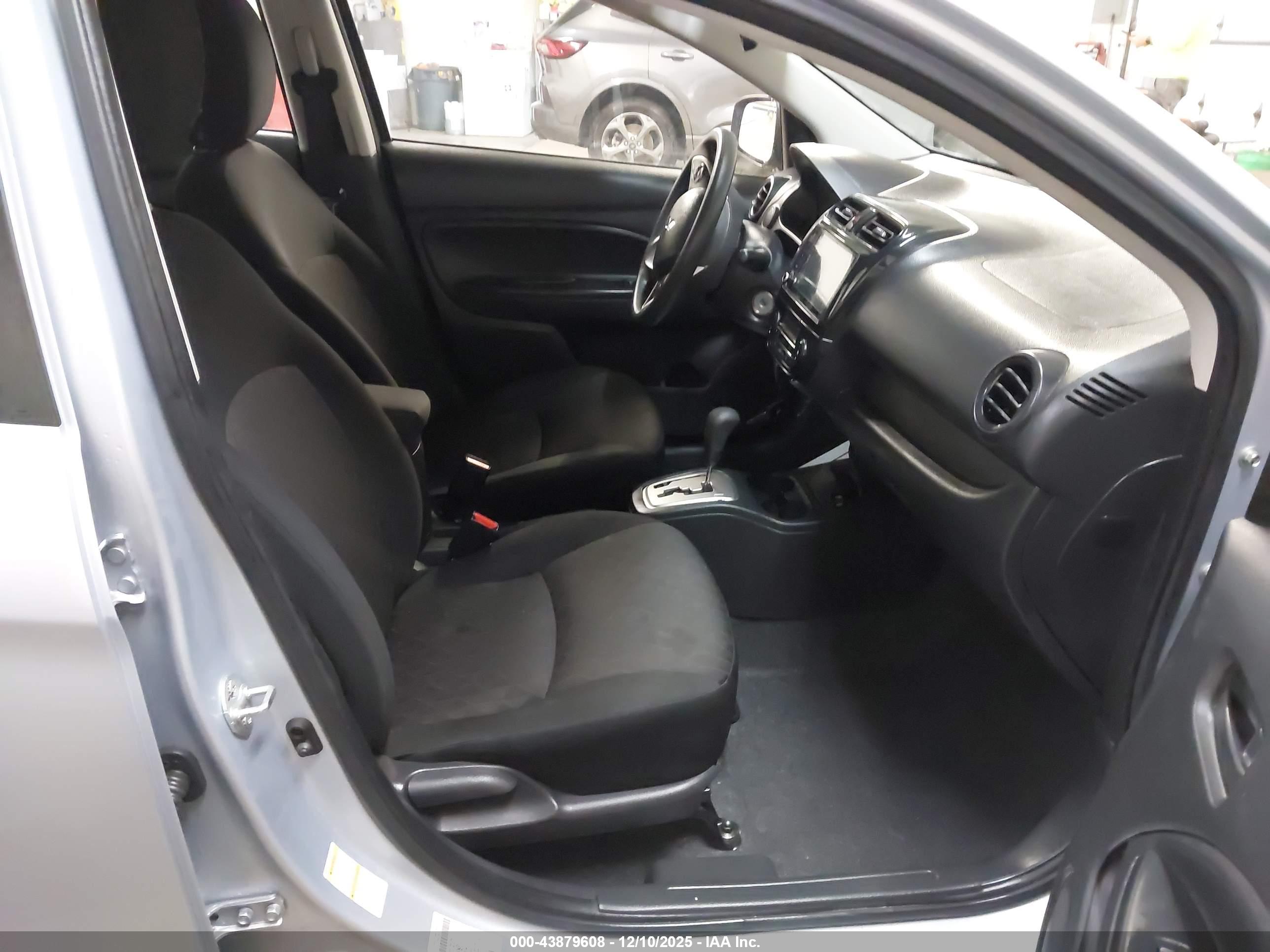 MITSUBISHI MIRAGE image 5