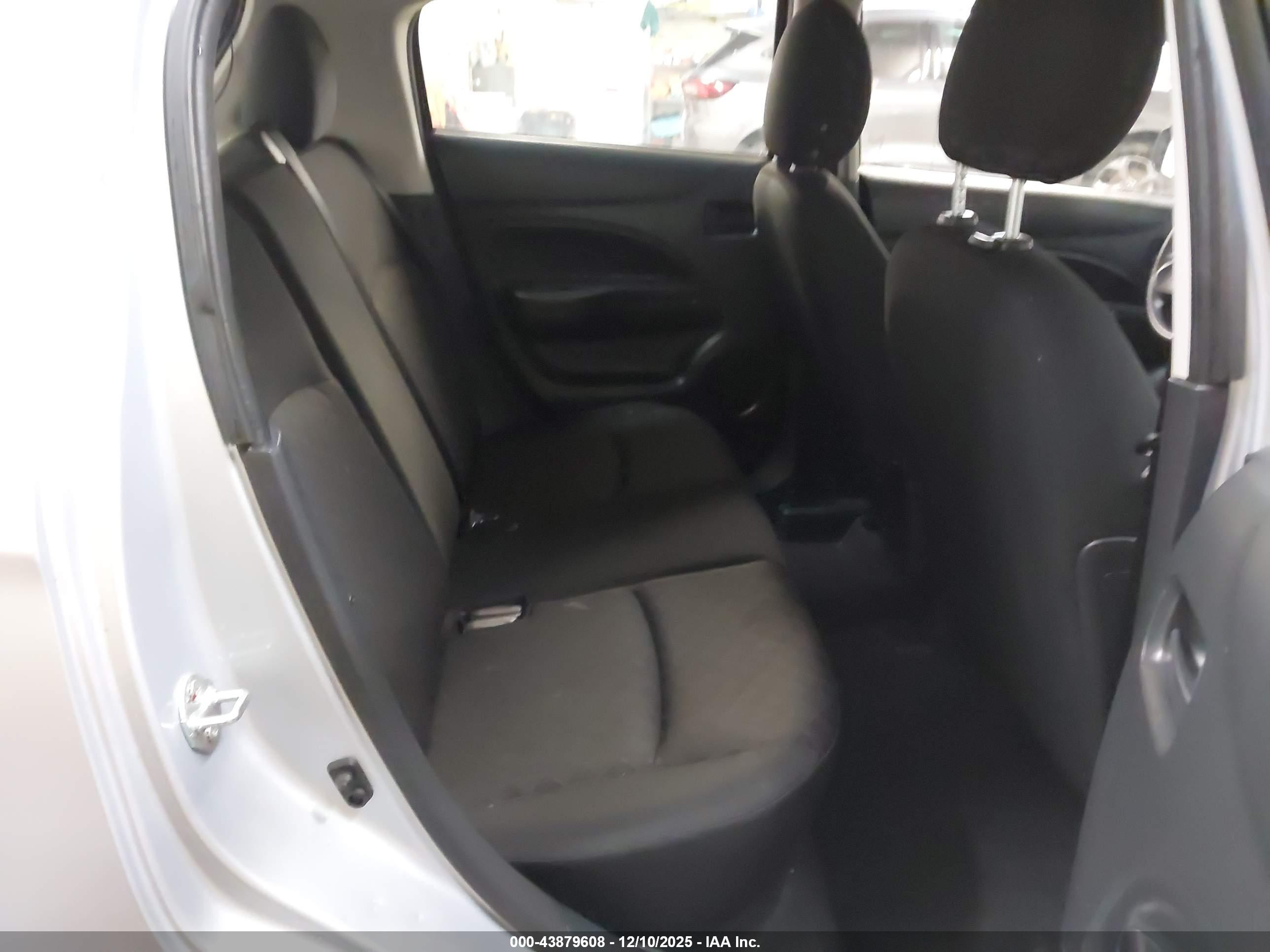 MITSUBISHI MIRAGE image 8