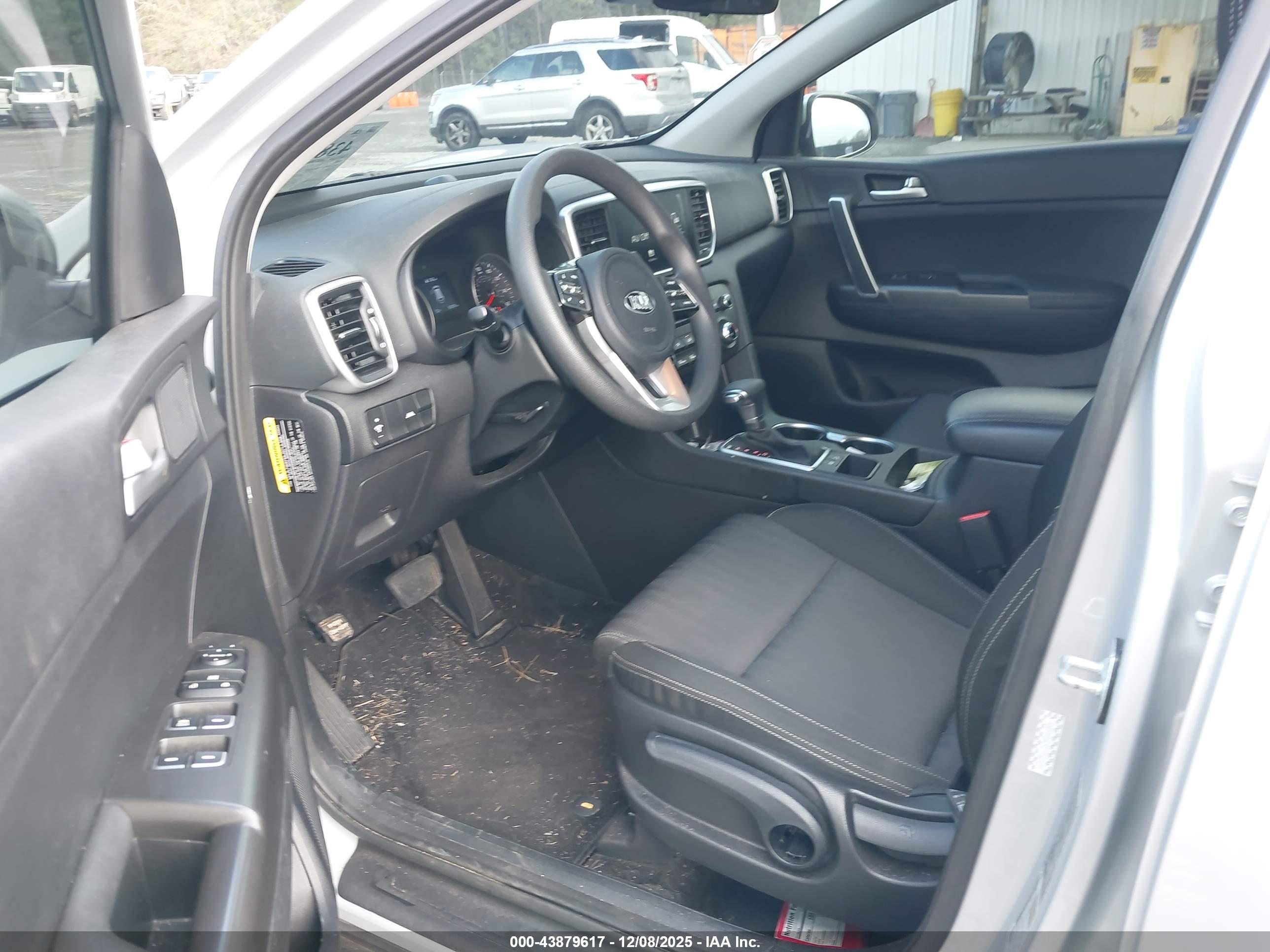 KIA SPORTAGE image 5