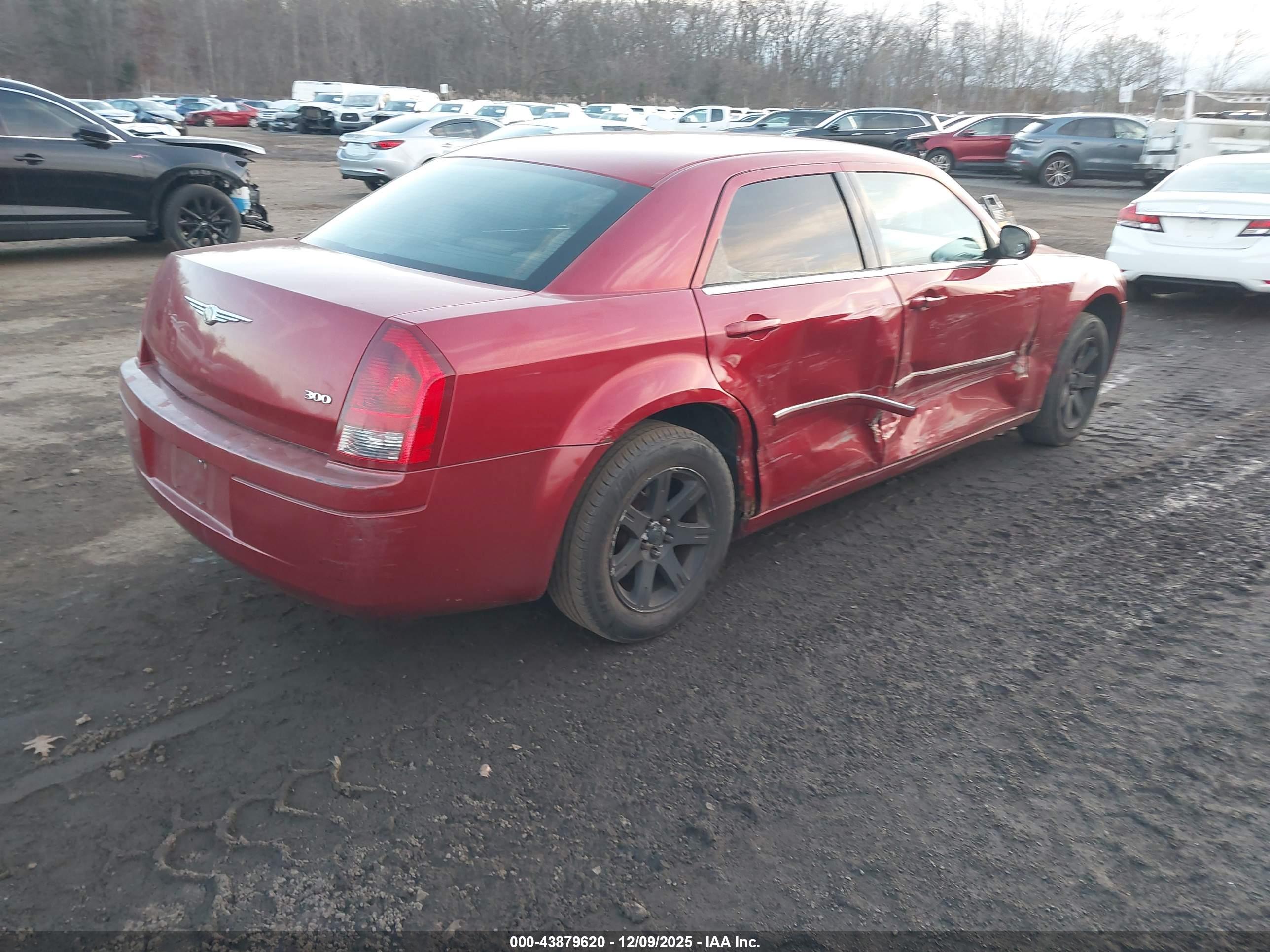 CHRYSLER 300 image 4