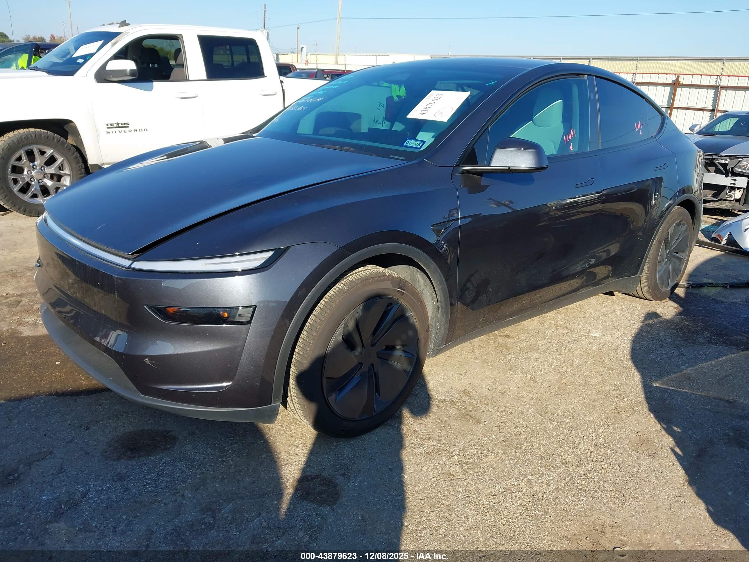 TESLA MODEL image 2