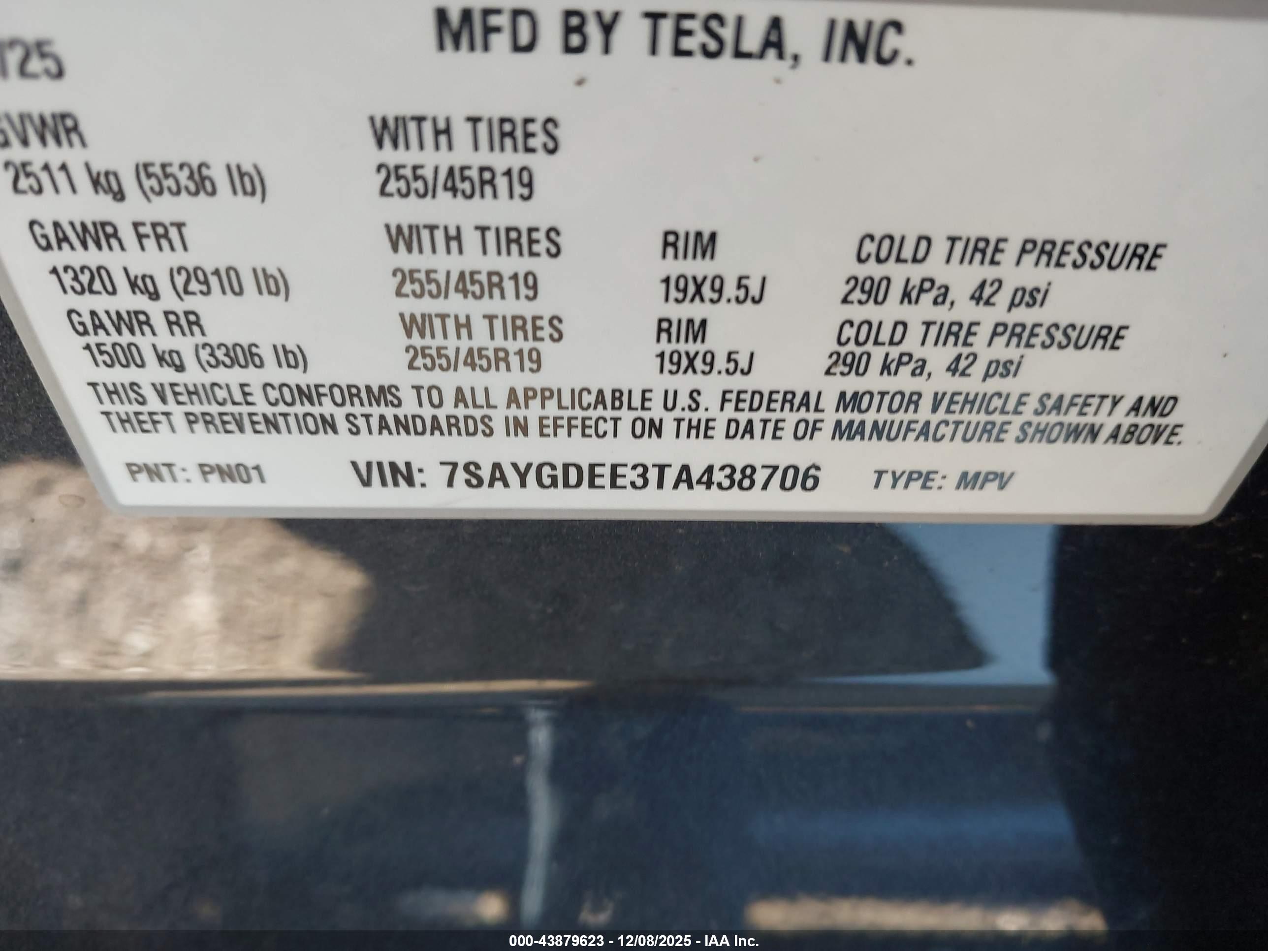 TESLA MODEL image 9
