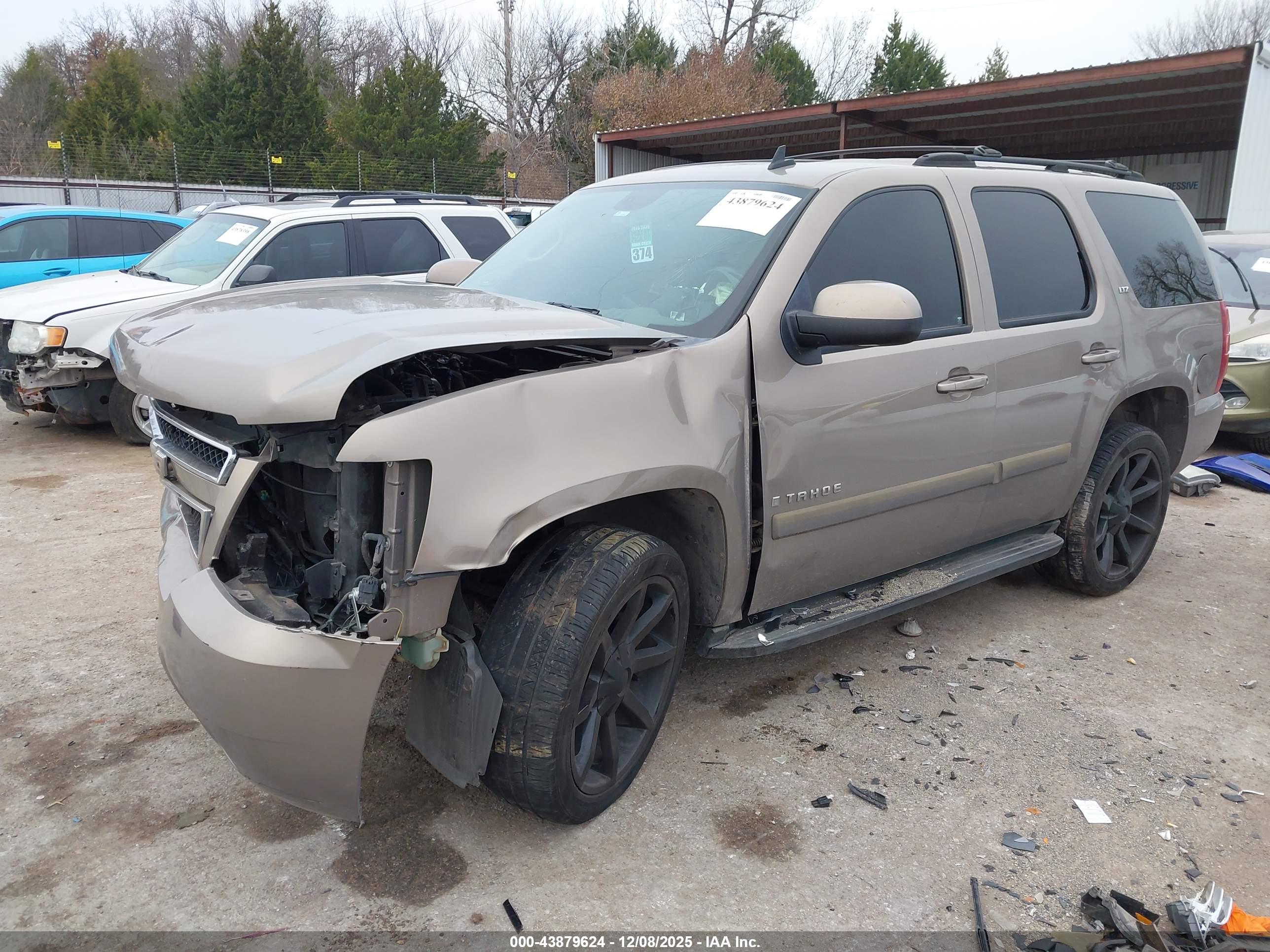 CHEVROLET TAHOE image 2