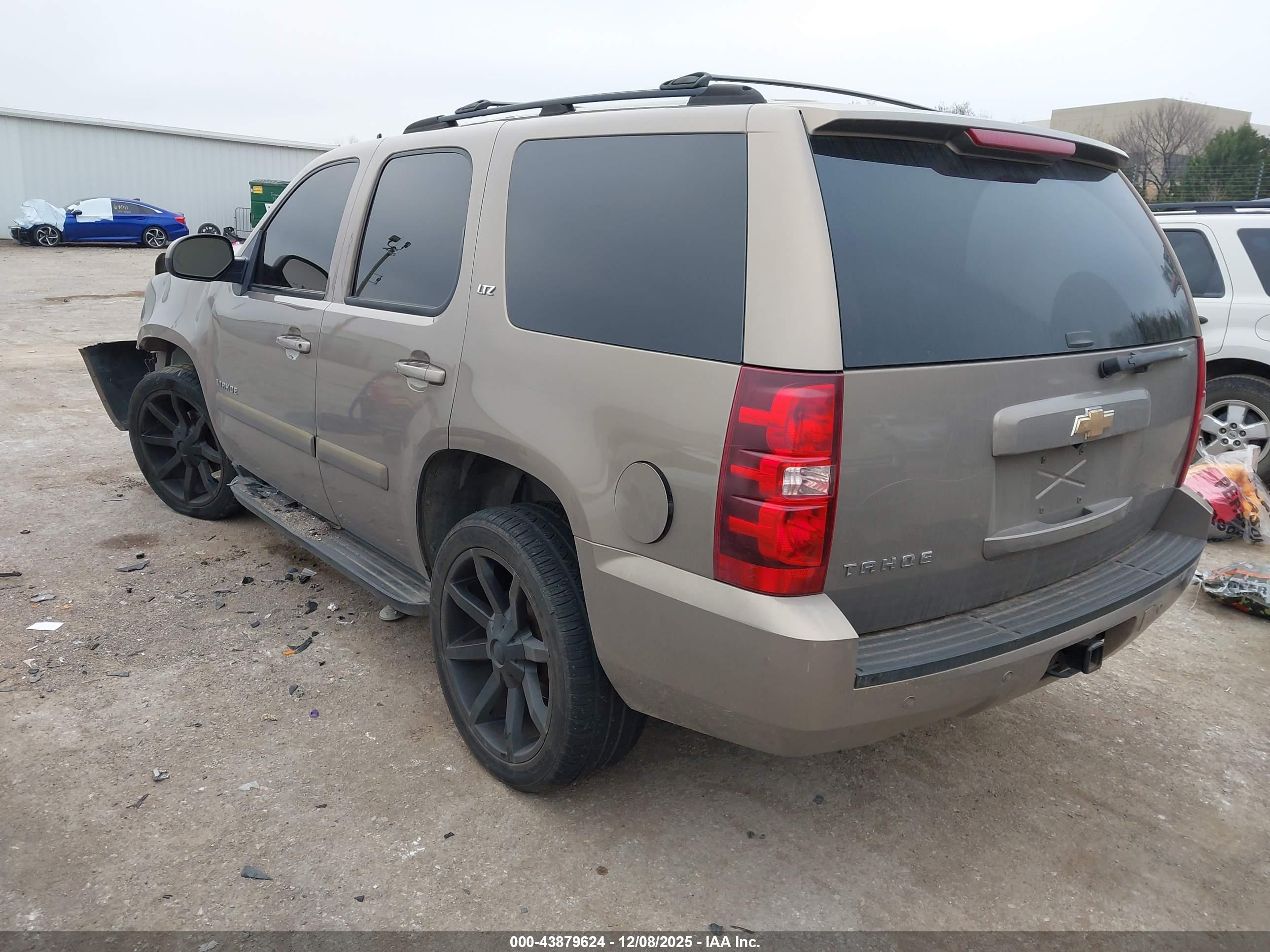 CHEVROLET TAHOE image 3