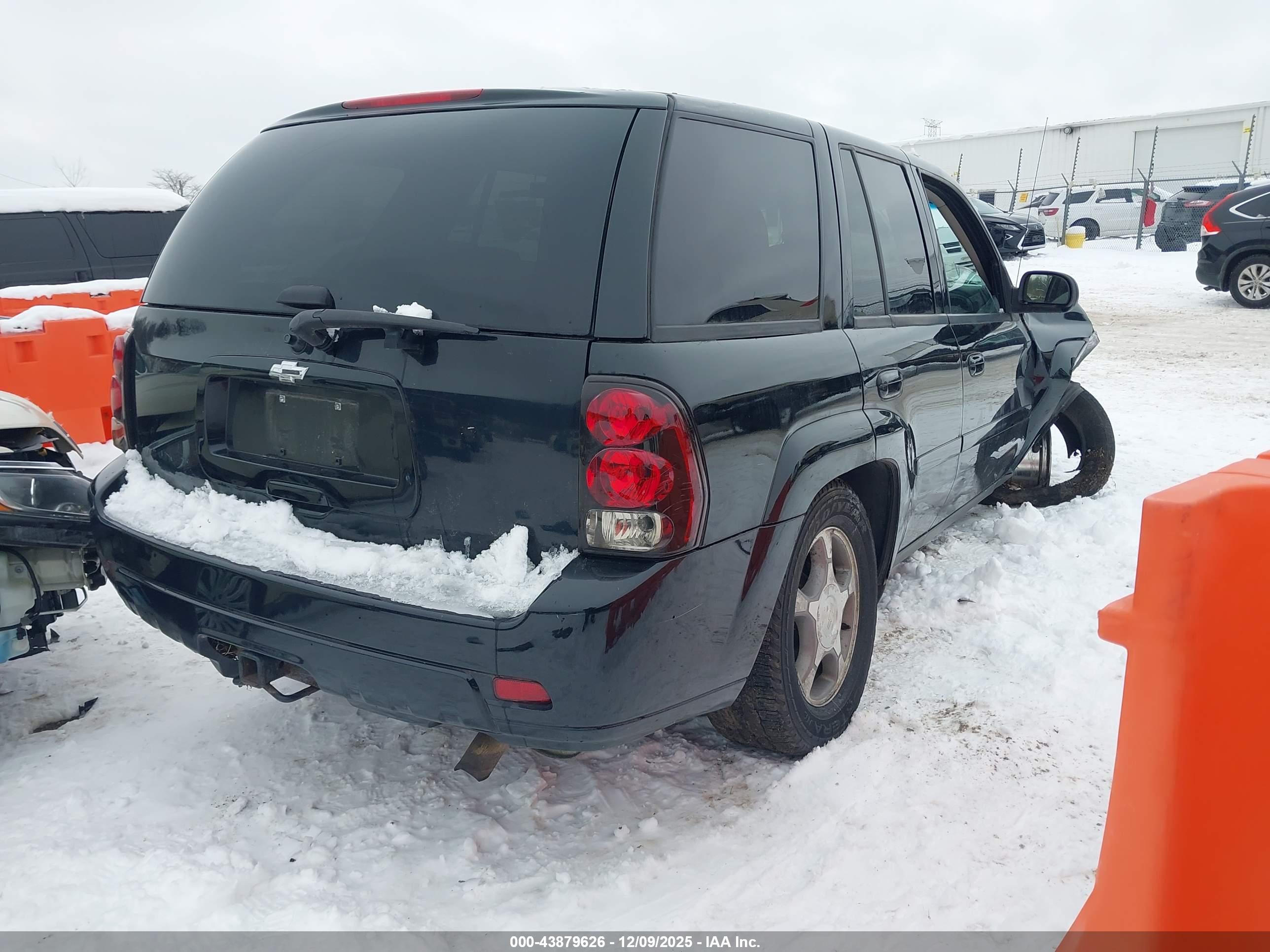 CHEVROLET TRAILBLAZER image 4