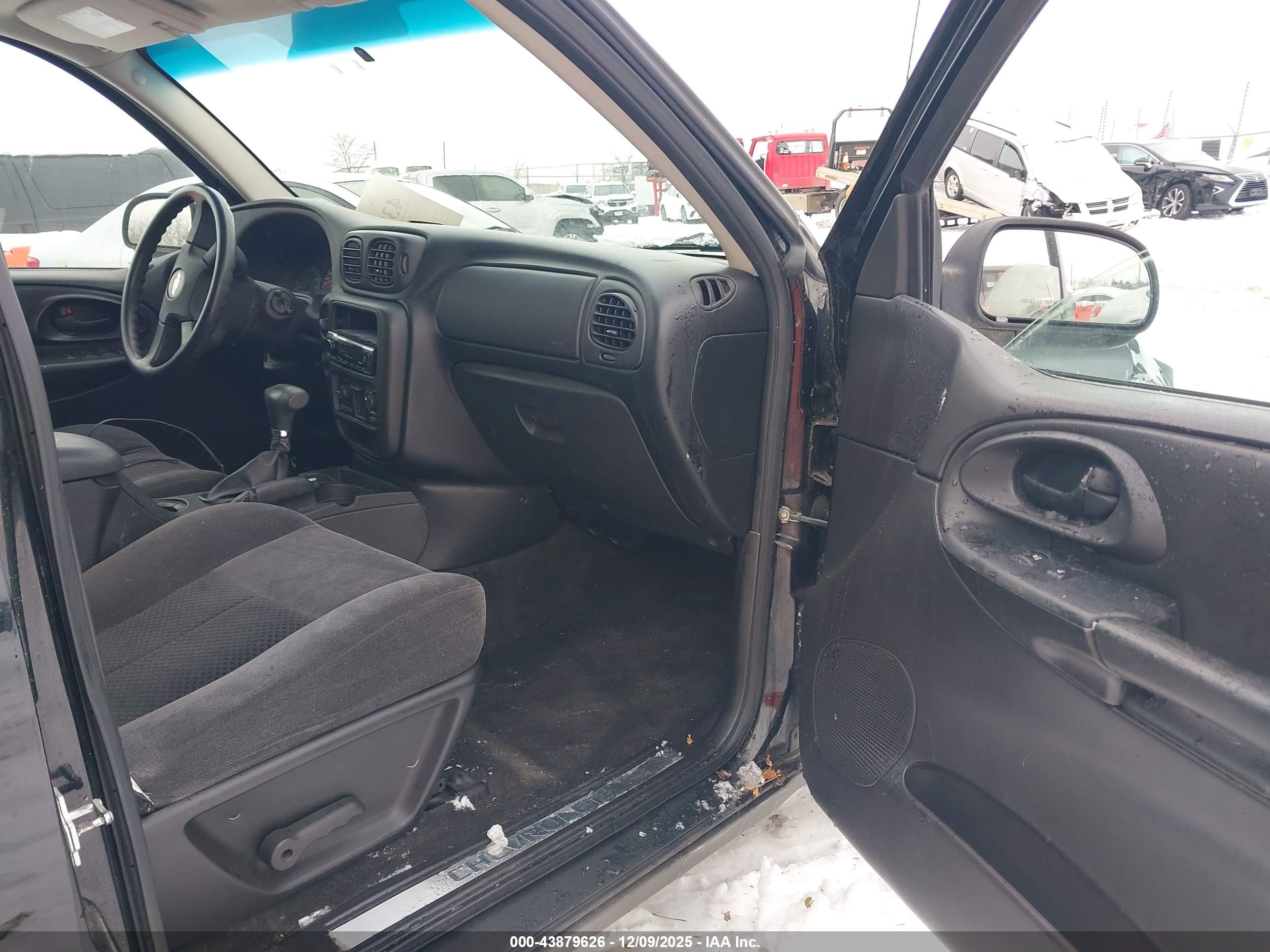 CHEVROLET TRAILBLAZER image 5