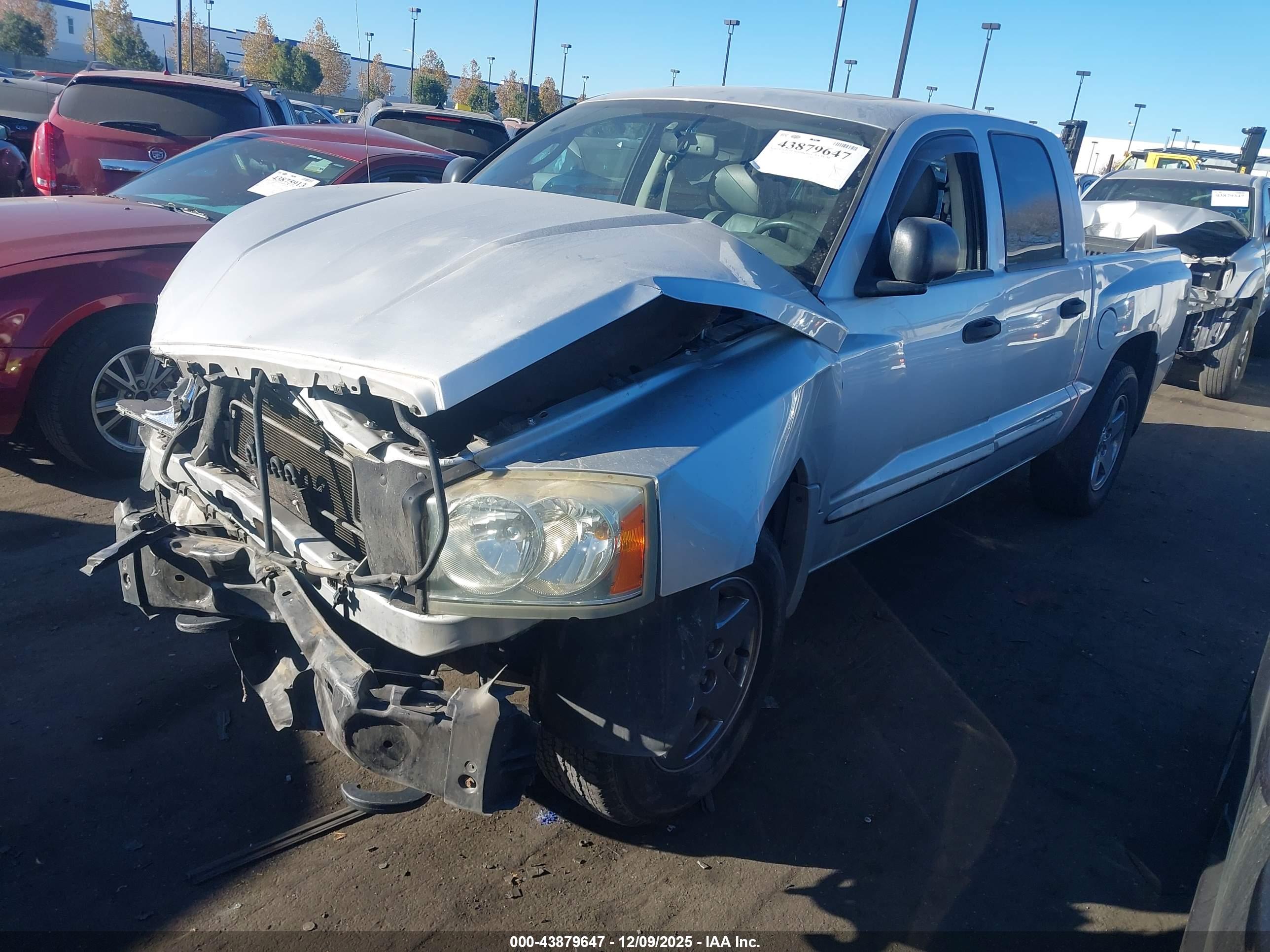 DODGE DAKOTA image 2