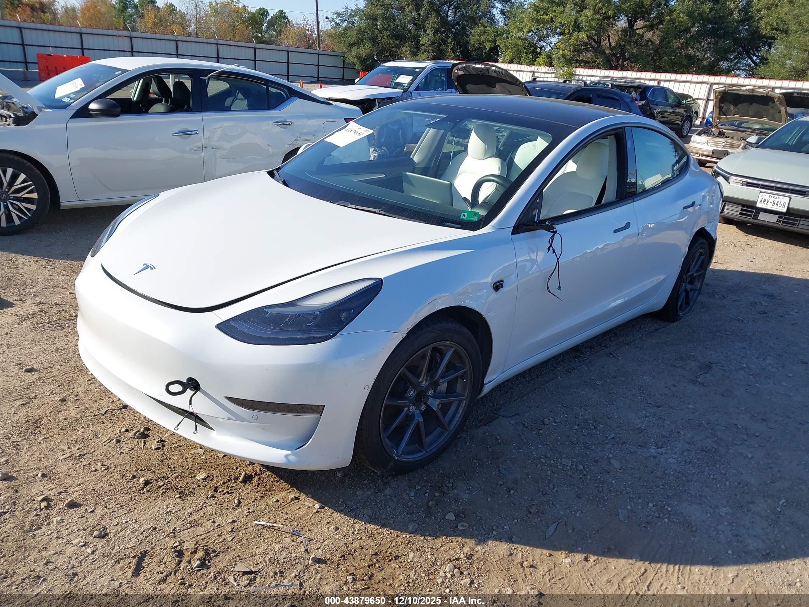 TESLA MODEL image 2