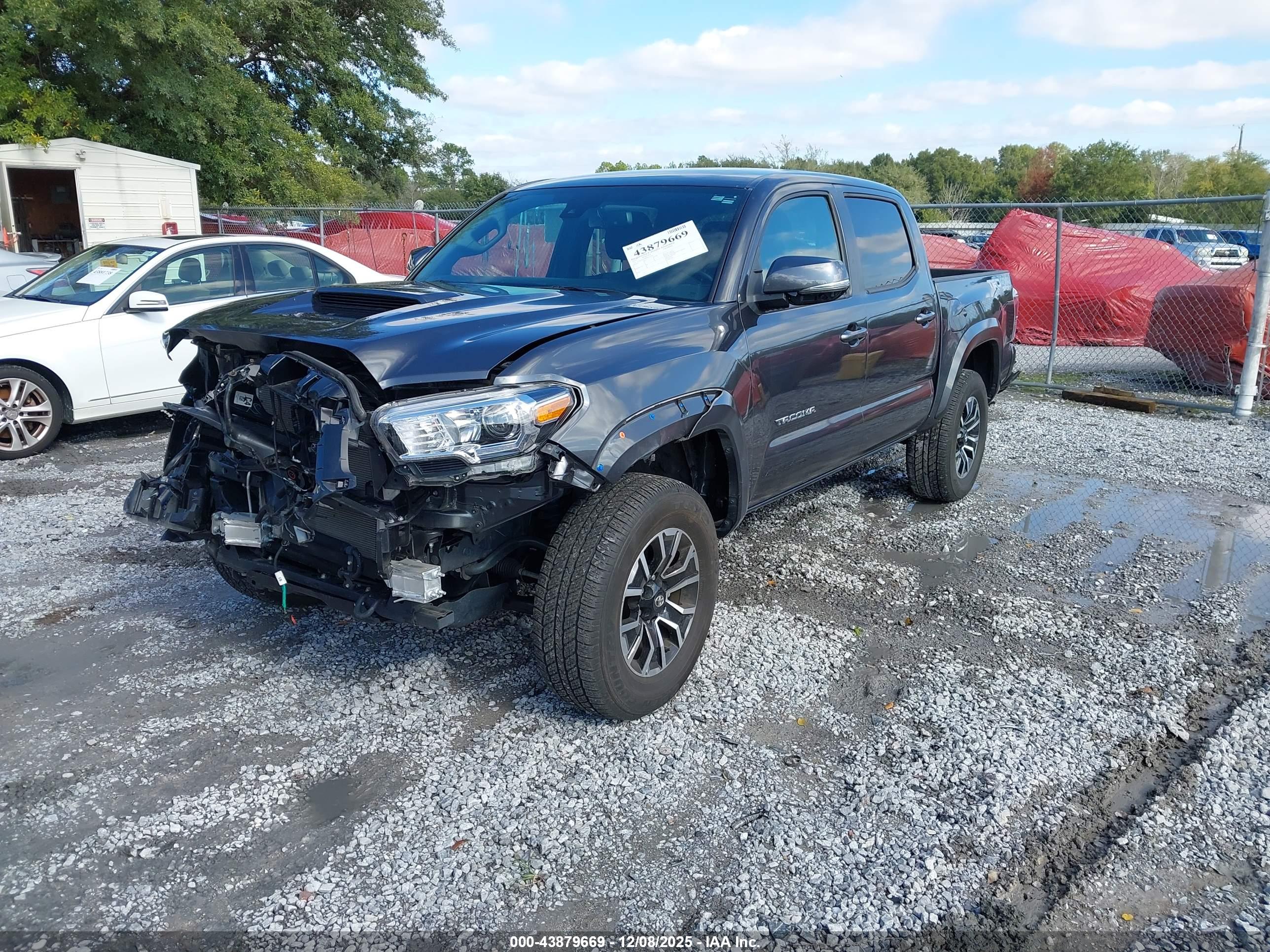 TOYOTA TACOMA image 2