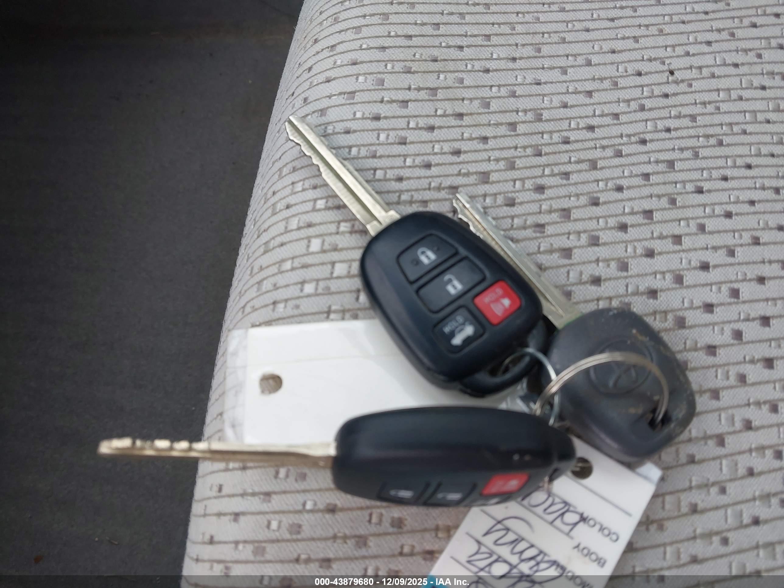 TOYOTA CAMRY image 11