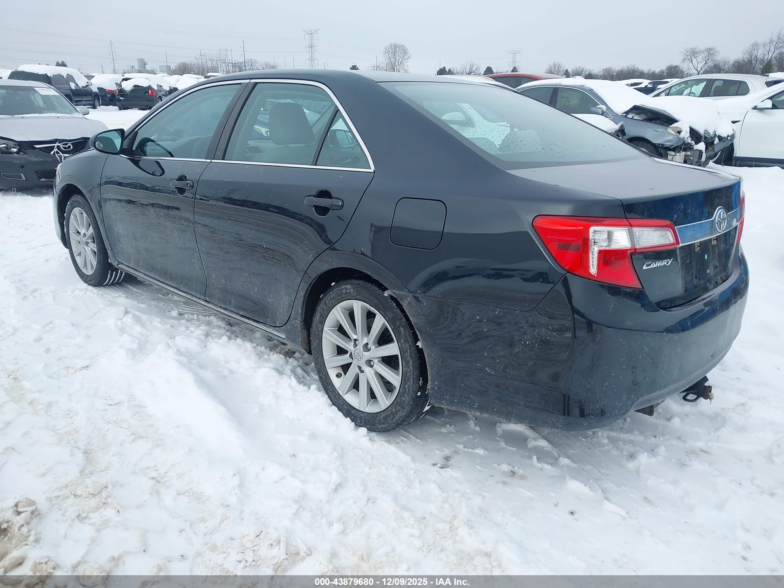 TOYOTA CAMRY image 3