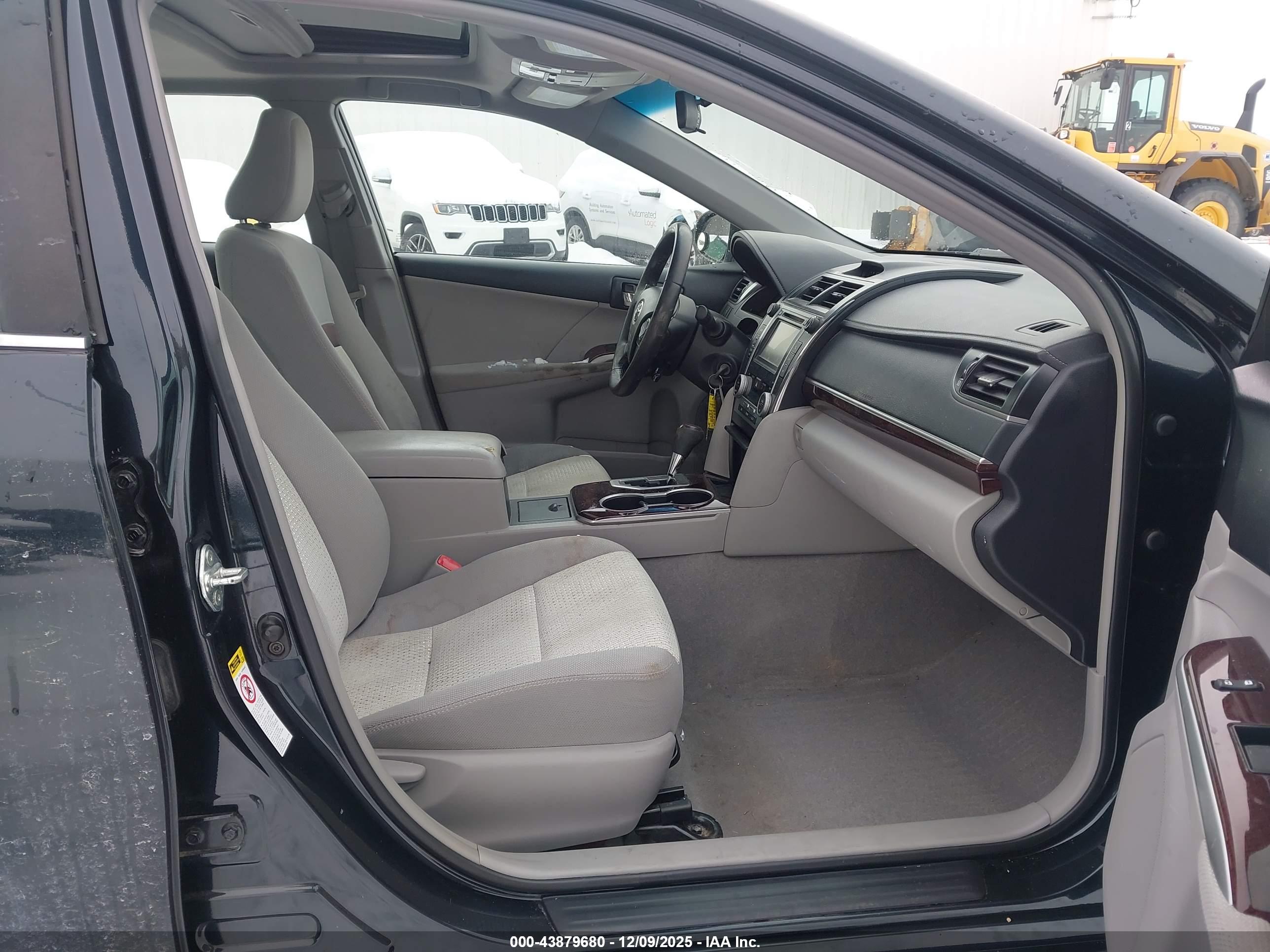 TOYOTA CAMRY image 5