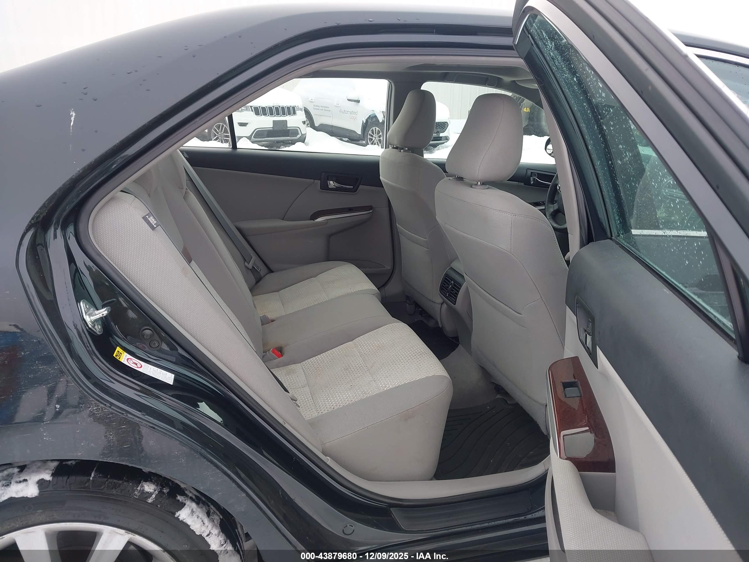 TOYOTA CAMRY image 8