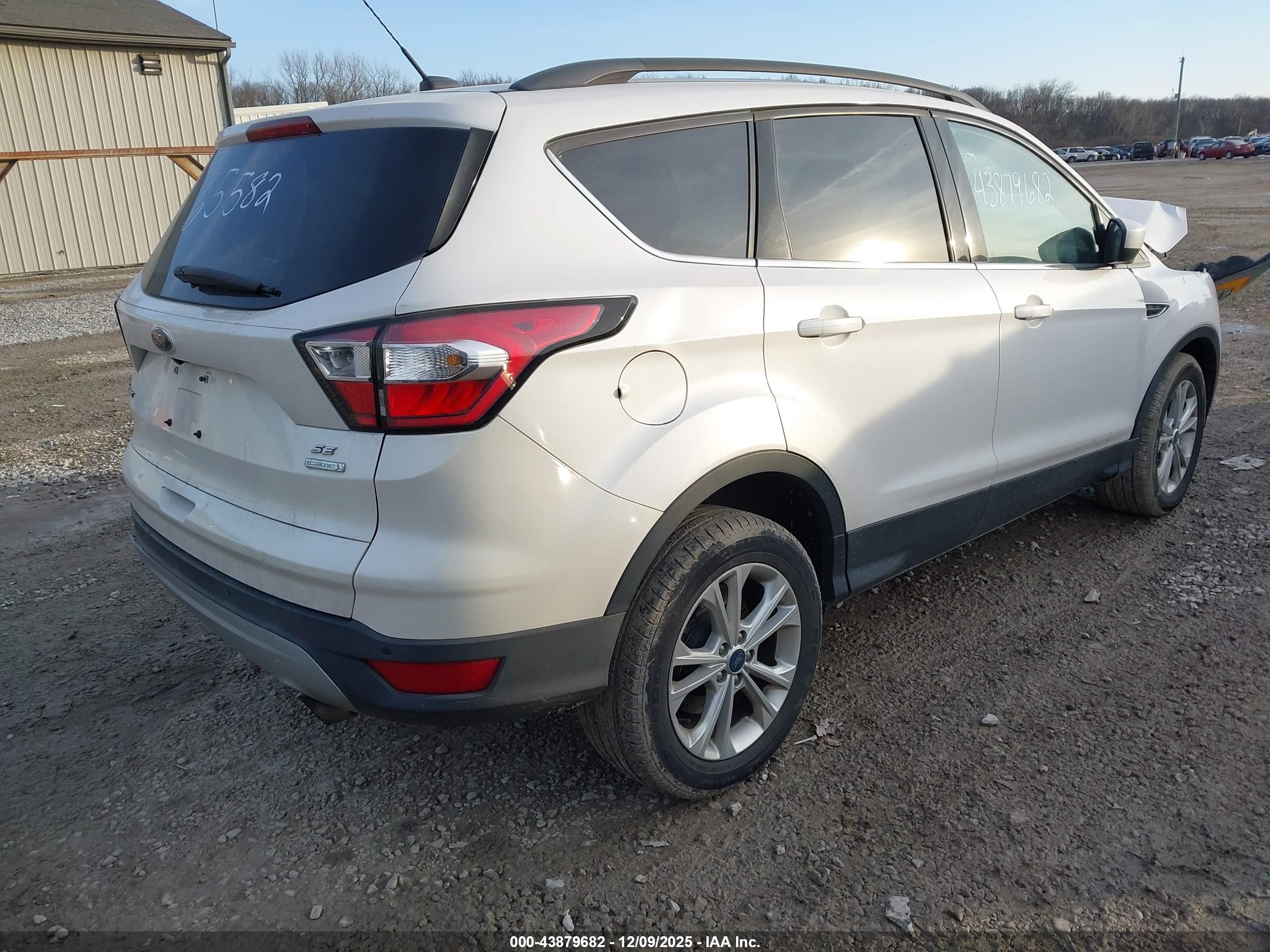 FORD ESCAPE image 4