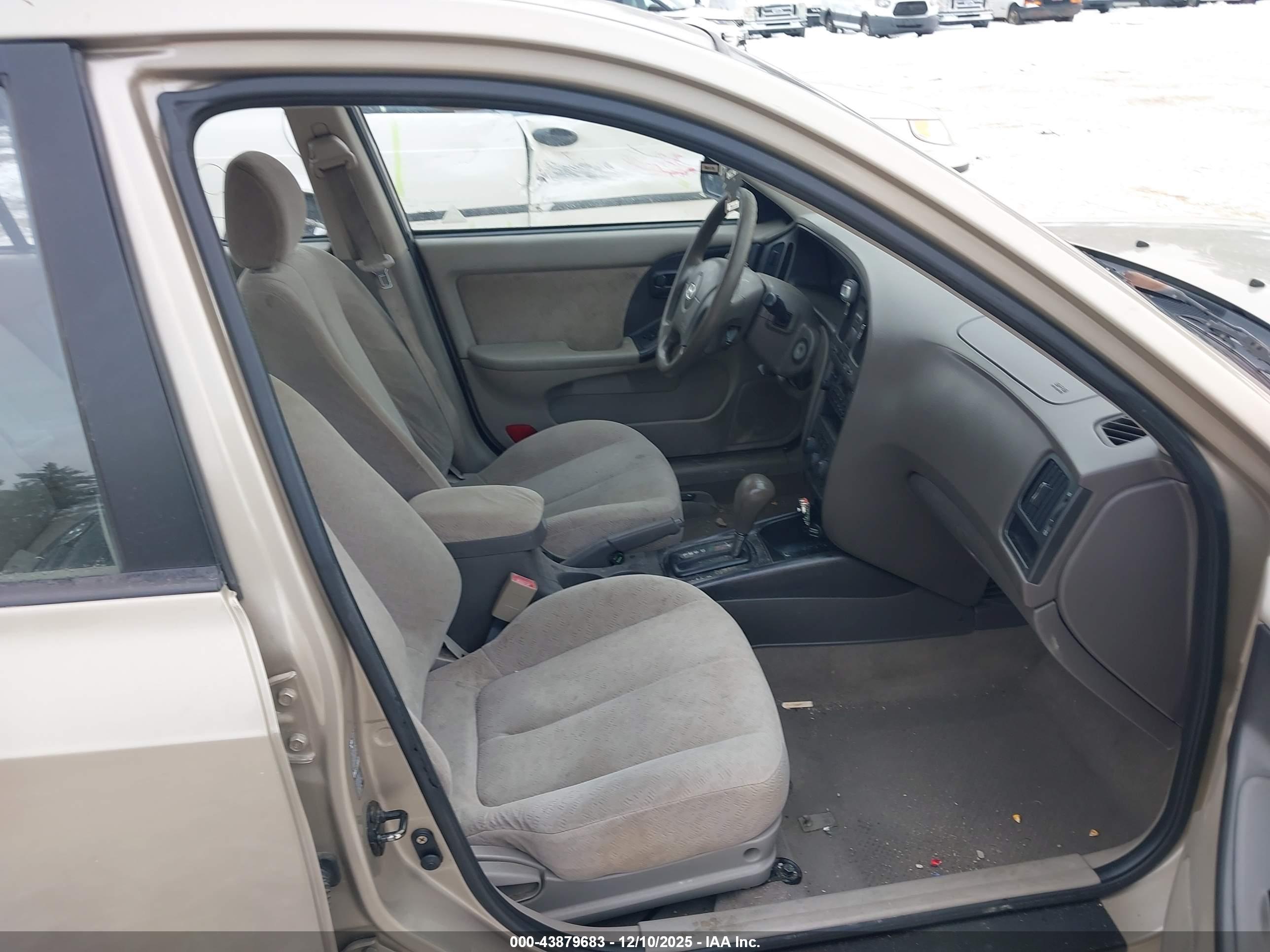 HYUNDAI ELANTRA image 5