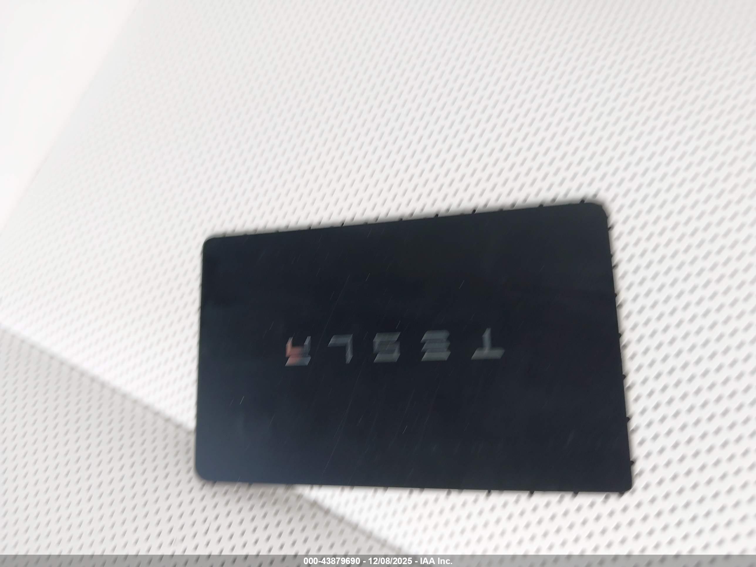 TESLA MODEL image 11