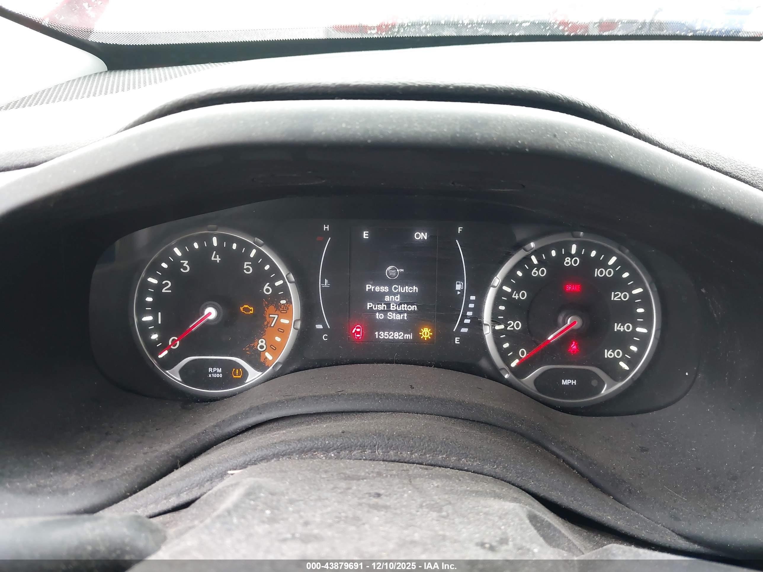 JEEP RENEGADE image 7