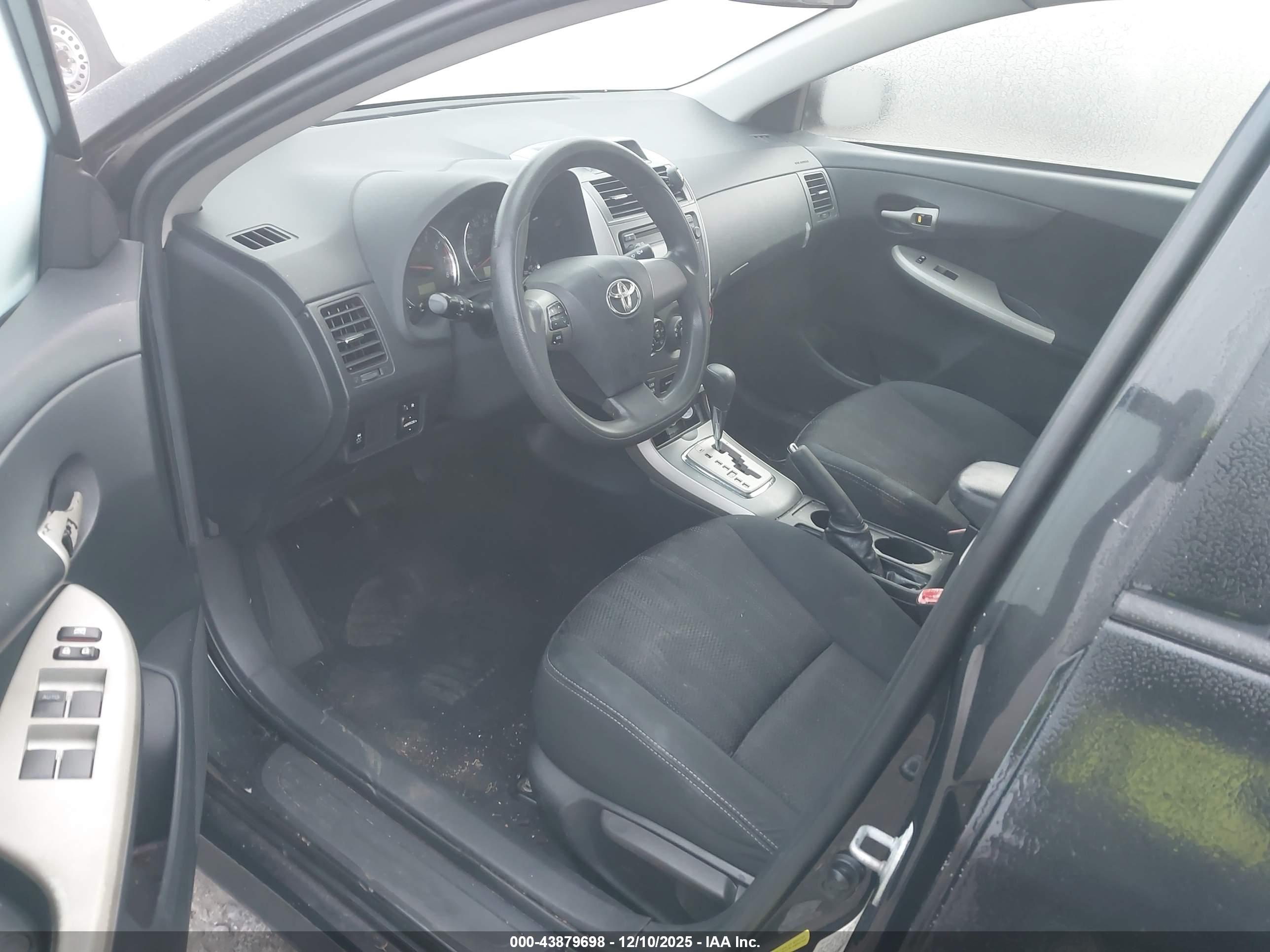 TOYOTA COROLLA image 5