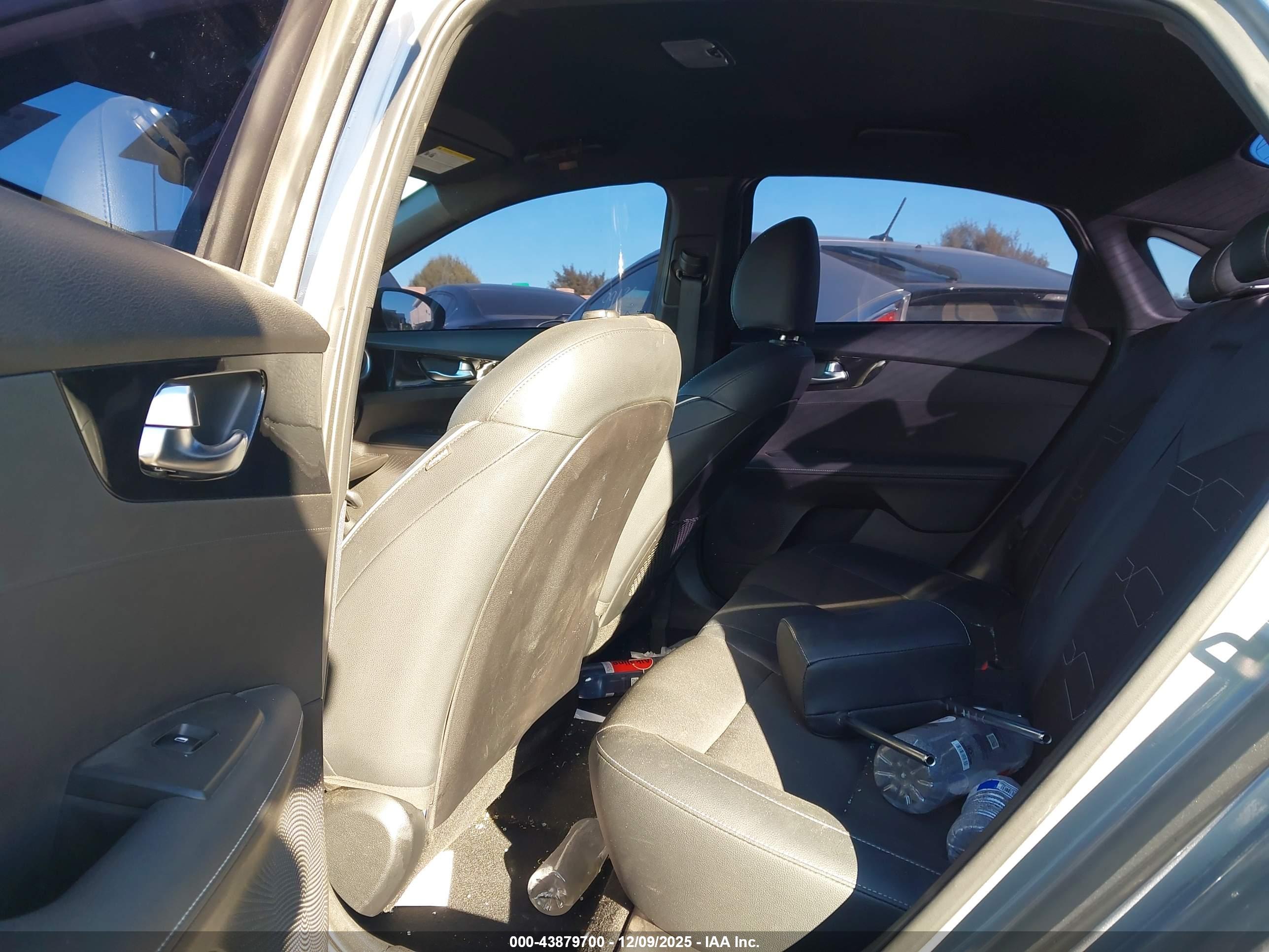 KIA FORTE image 8
